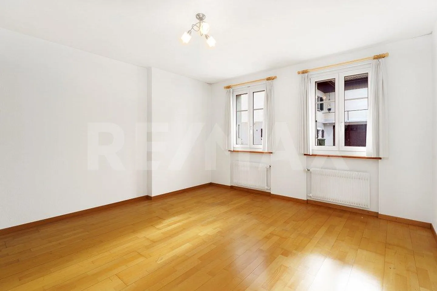 Fort potentiel! 2096 m2 de terrain avec ferme pas classée - Photo 9 sur 13