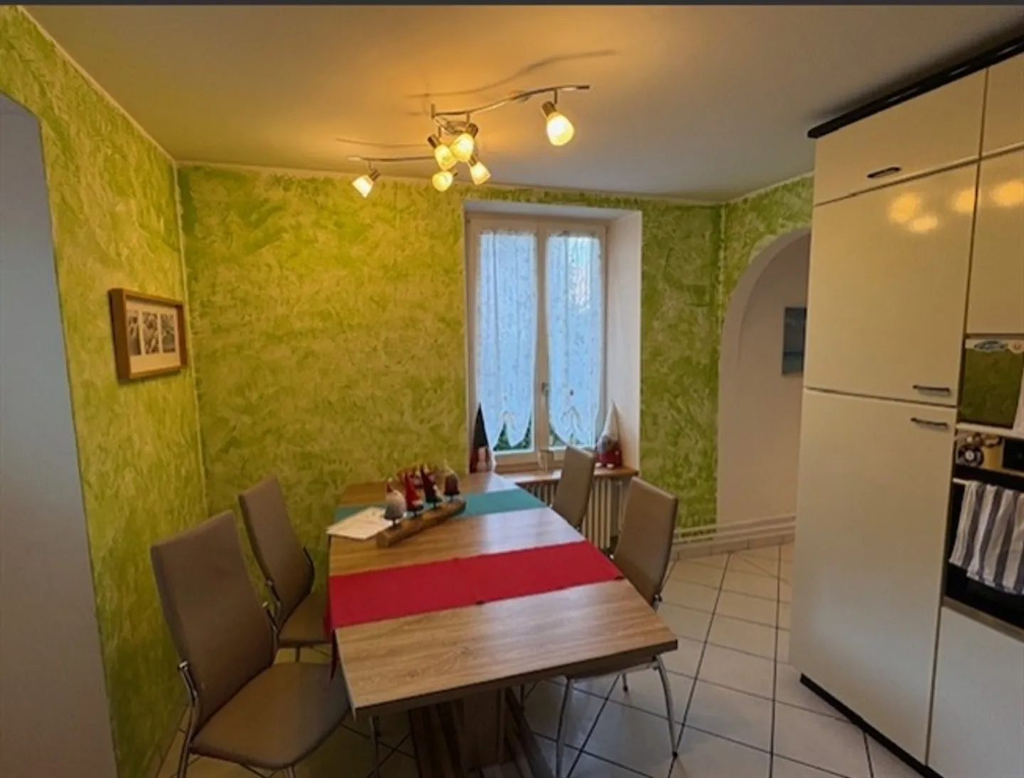 5 1/2-Zimmer-Einfamilienhaus im Ortskern mit Garten und Grillplatz - Foto 11 von 20