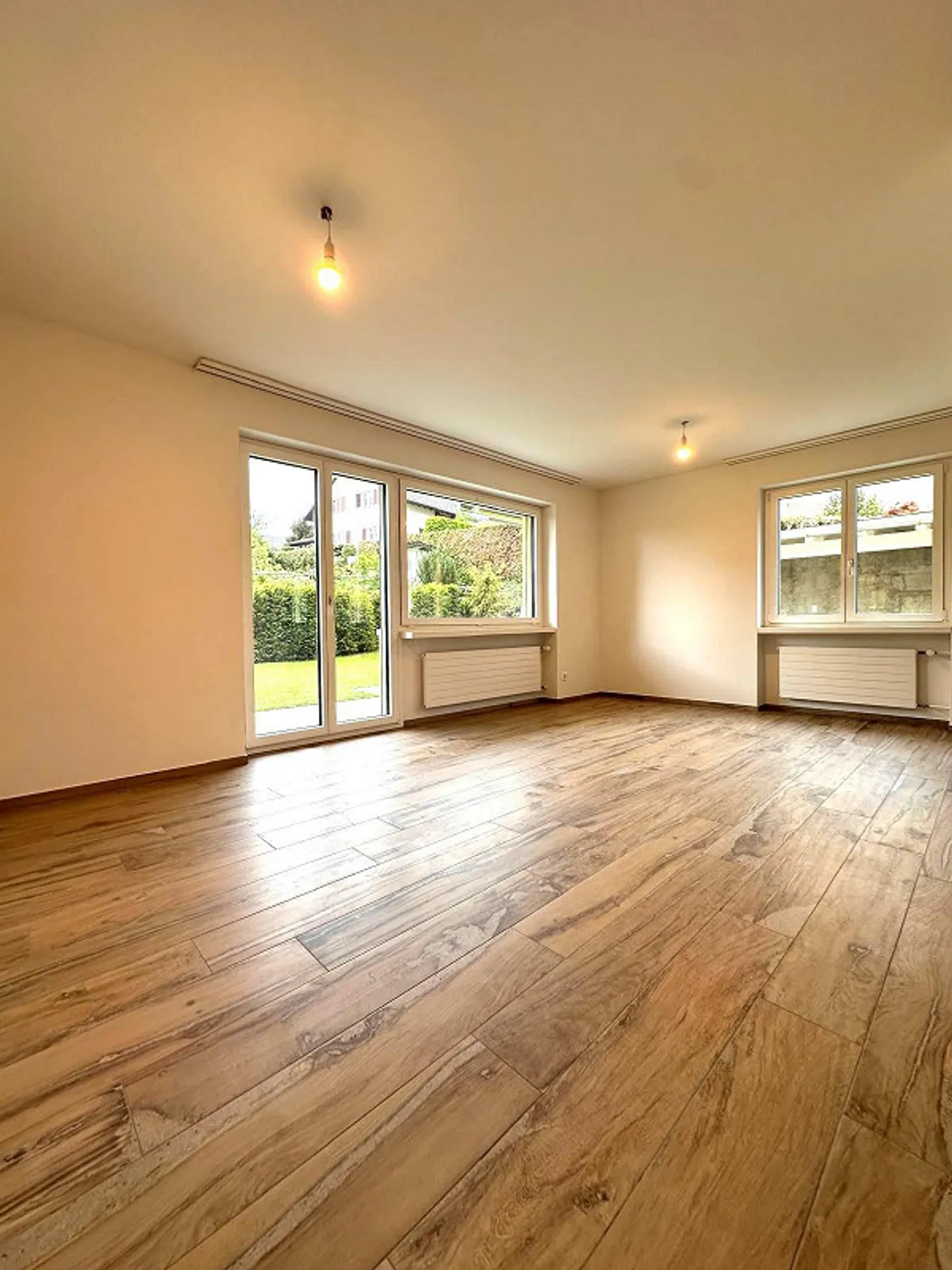 Freshly renovated 4.5-room semi-detached house with a large garden to enjoy - Photo 5 of 27