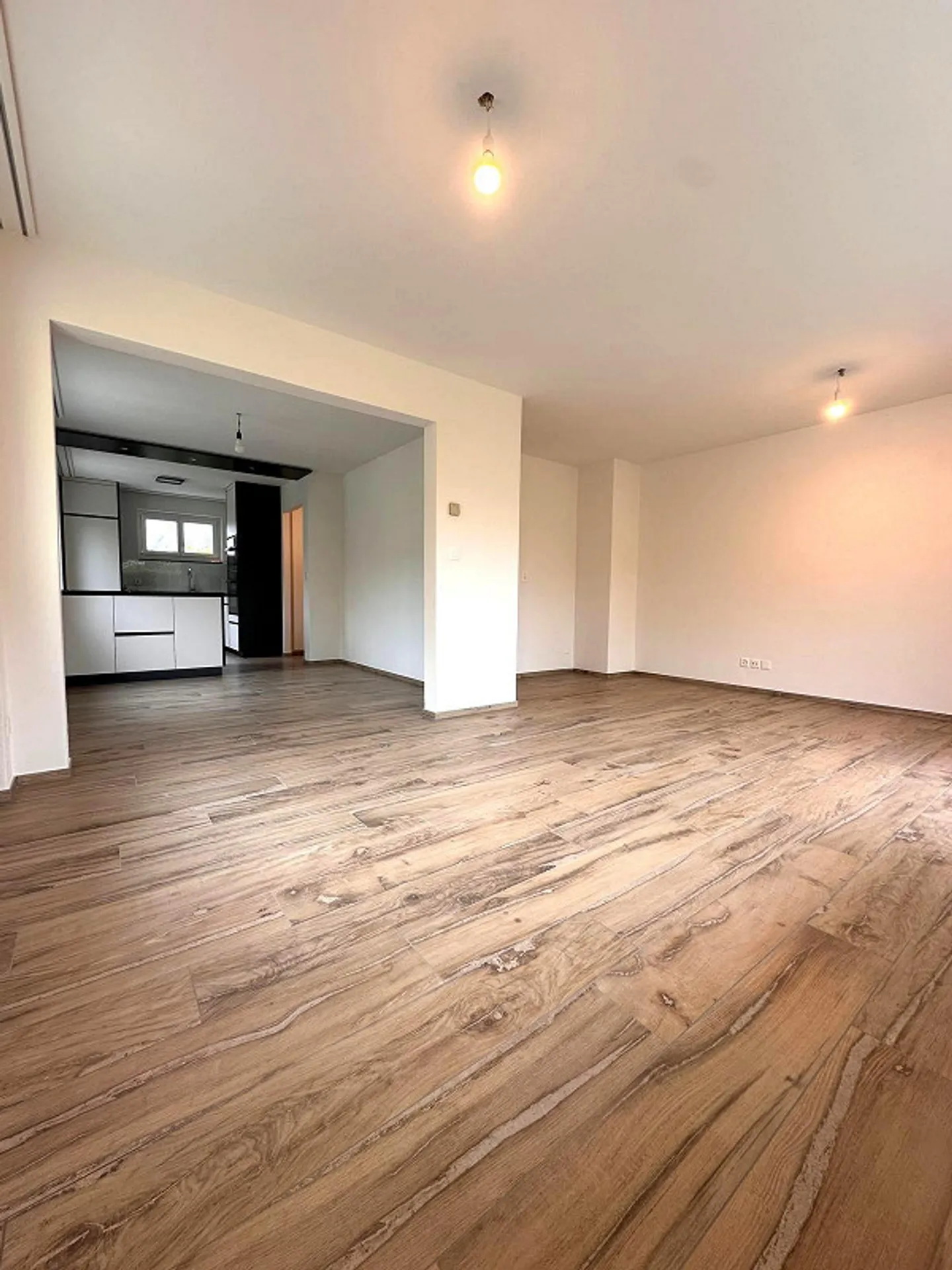 Freshly renovated 4.5-room semi-detached house with a large garden to enjoy - Photo 7 of 27