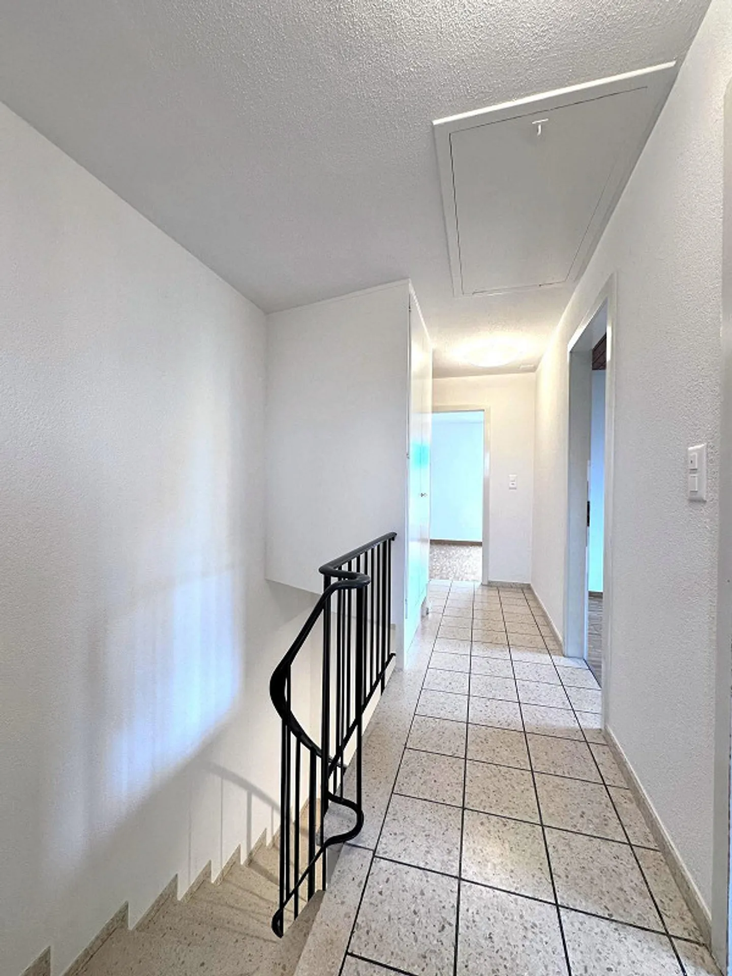 Freshly renovated 4.5-room semi-detached house with a large garden to enjoy - Photo 13 of 27
