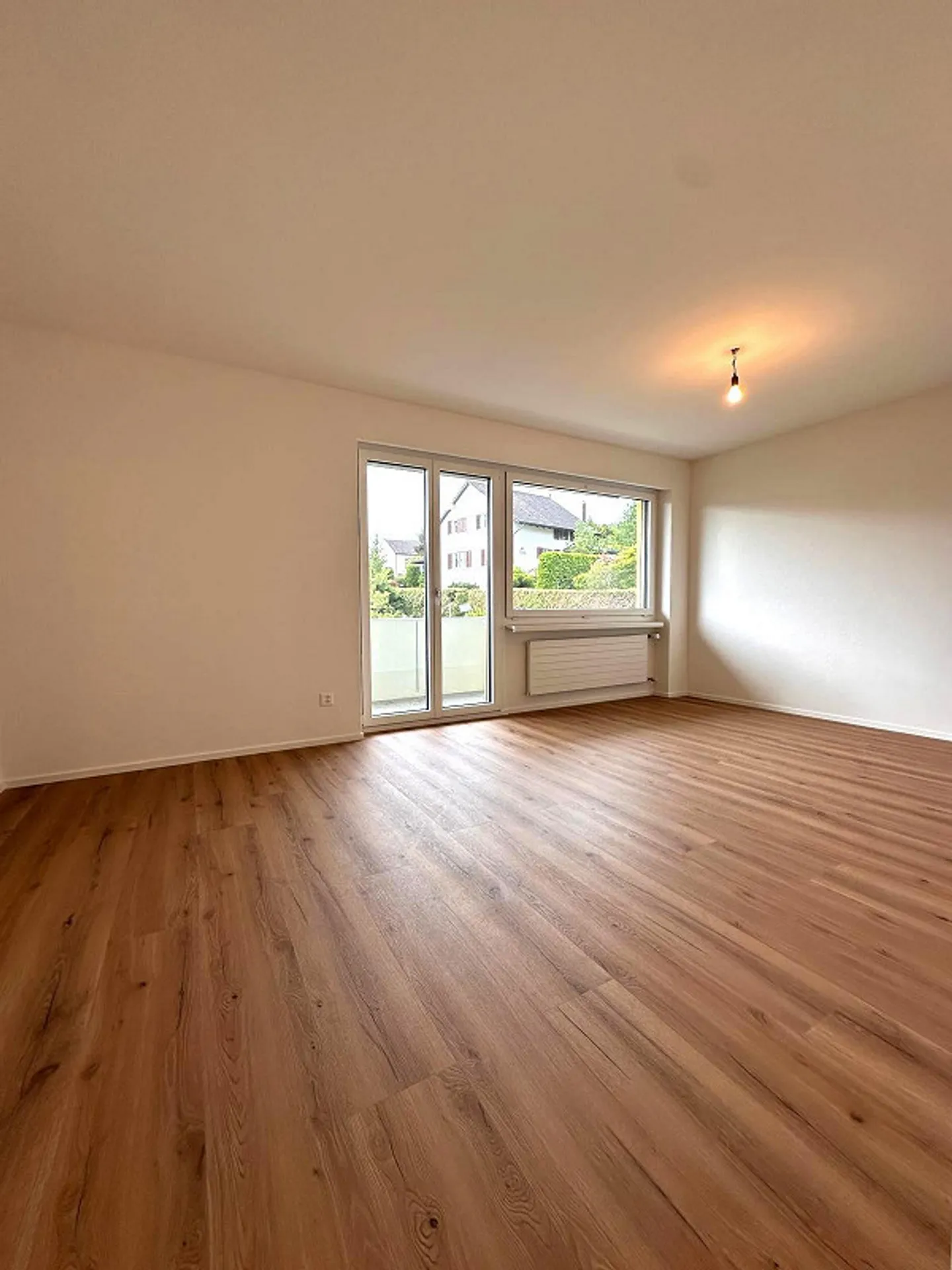 Freshly renovated 4.5-room semi-detached house with a large garden to enjoy - Photo 14 of 27