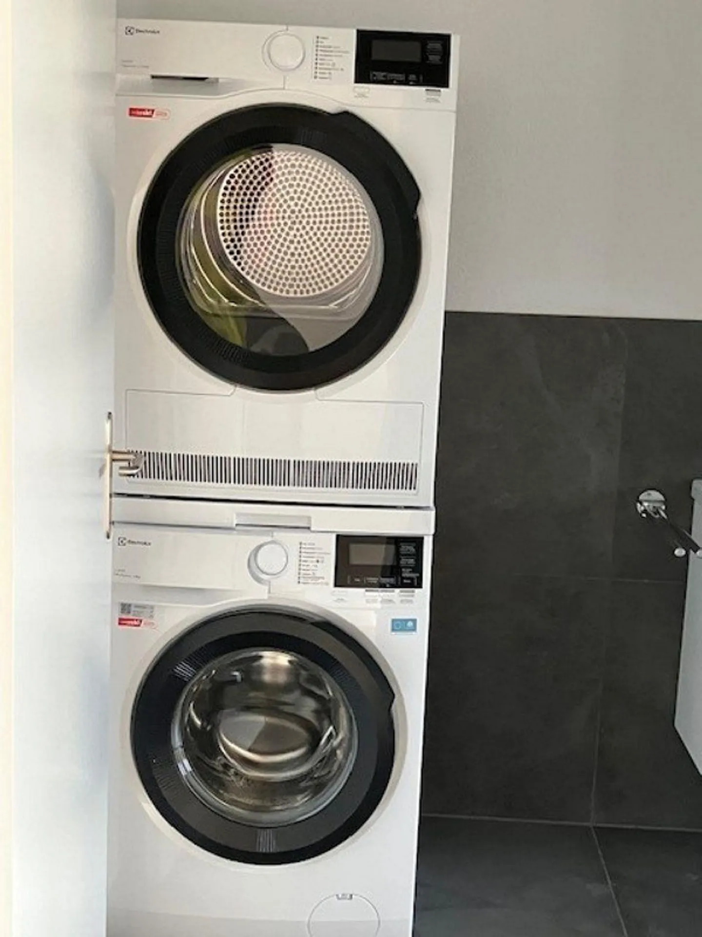 ERSTVERMIETUNG - LUXURIÖSE UND SEHR GERÄUMIGE MAISONETTE! - Foto 13 von 13