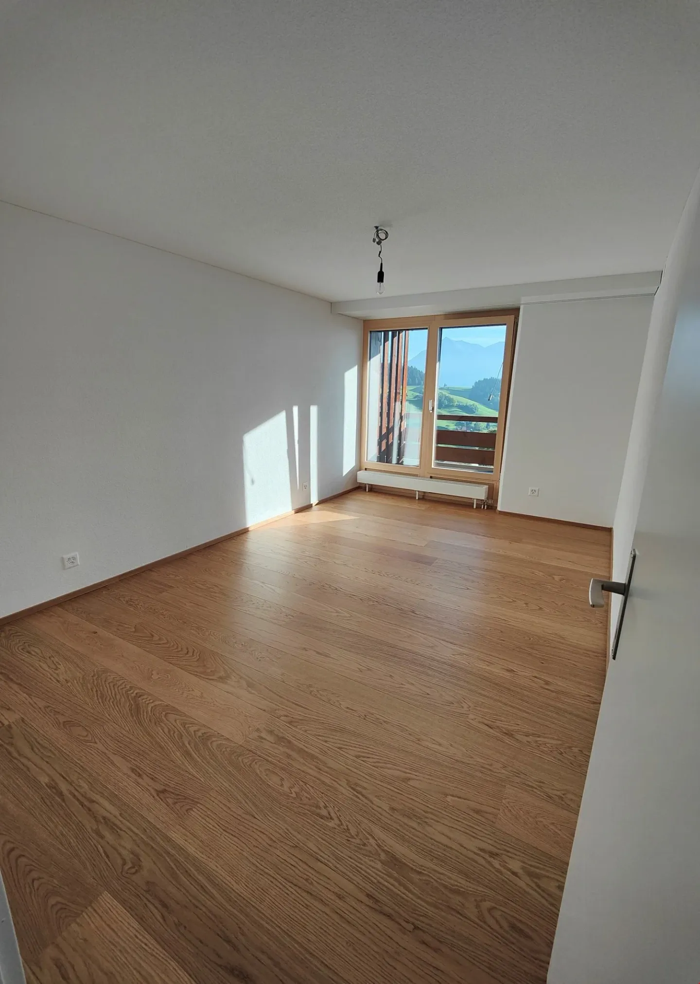 Moderne 2.5-Zimmerwohnung mit top Aussicht - Photo 8 of 8