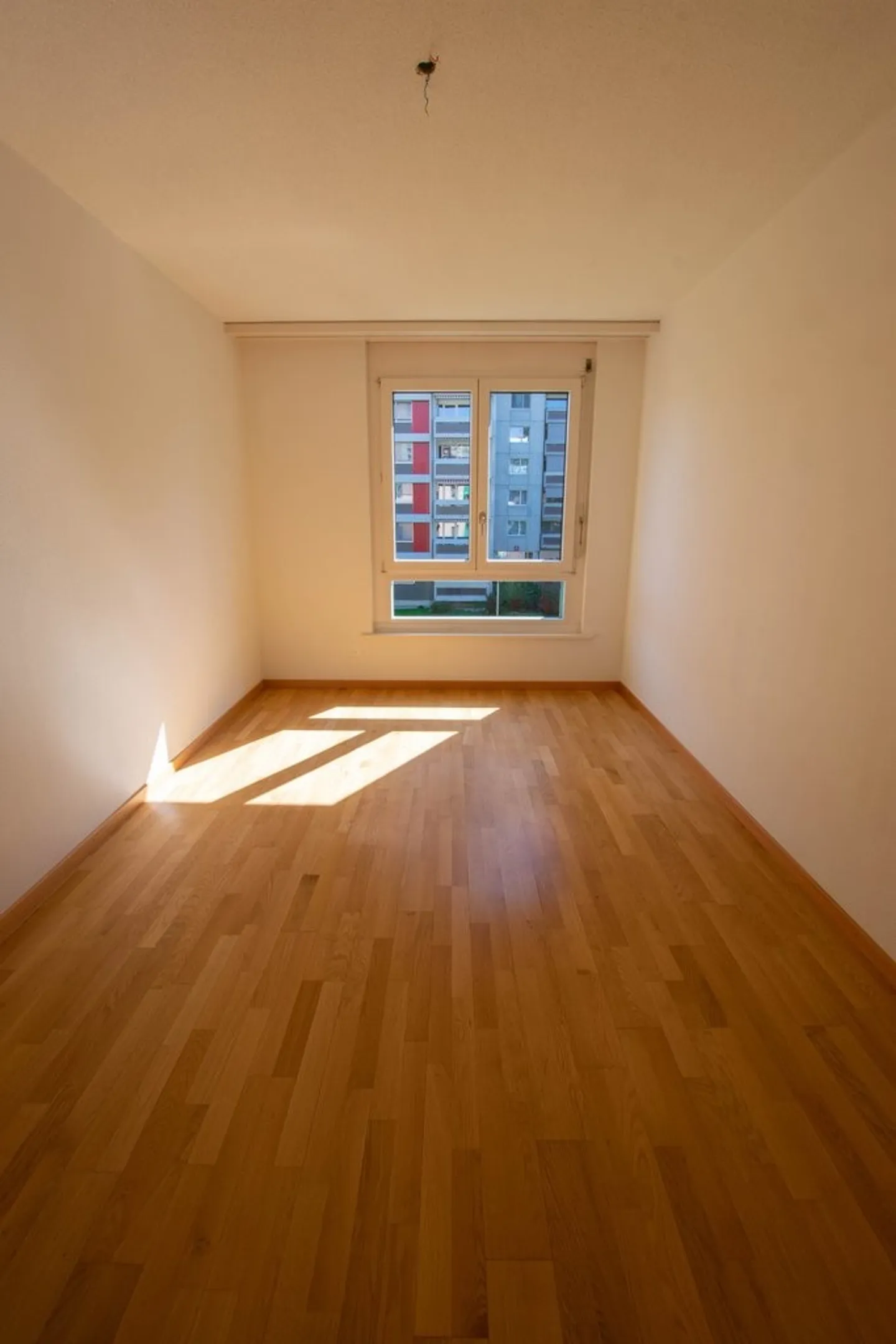 Appartement spacieux 4.5 pièces - Photo 5 sur 8