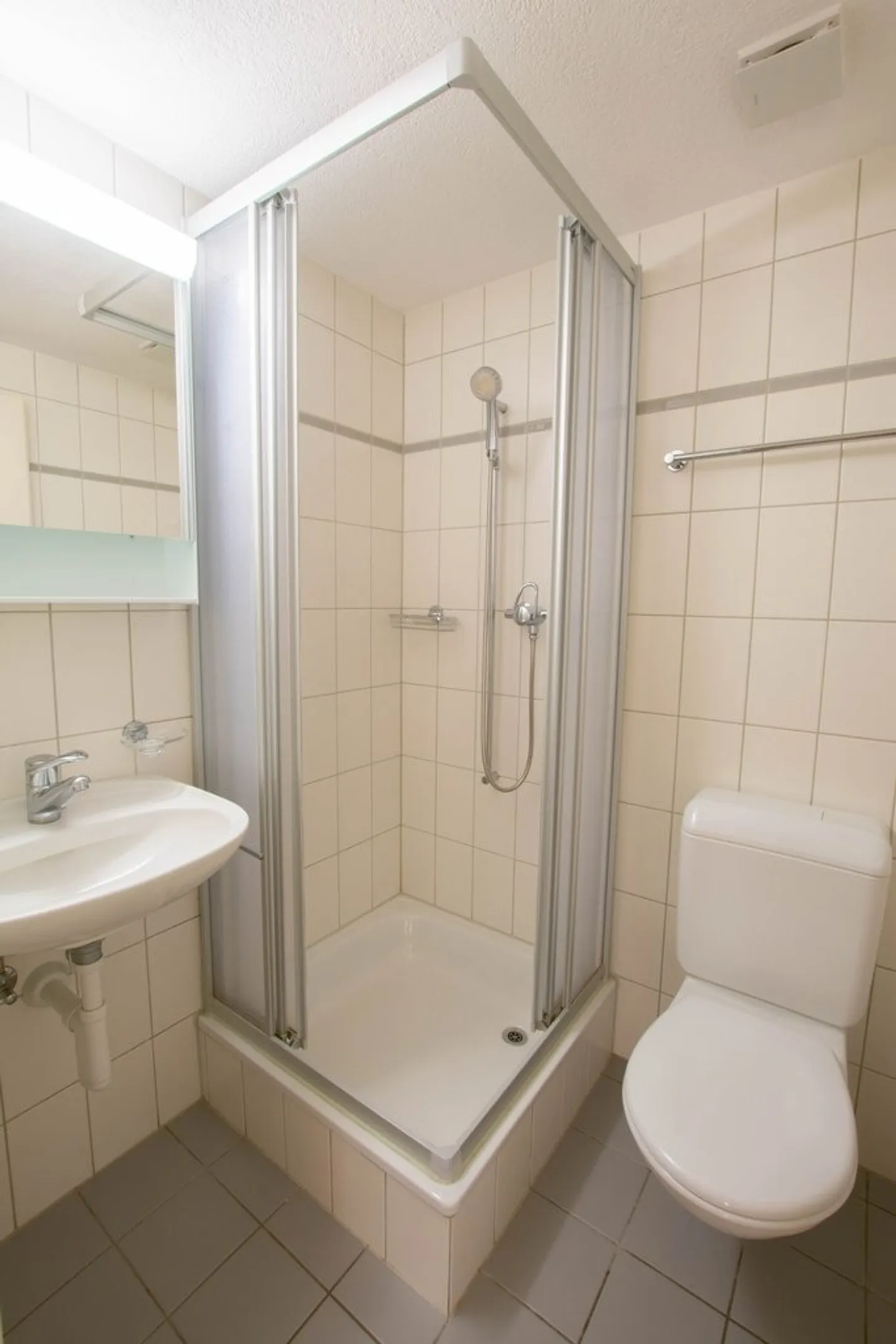 Appartement spacieux 4.5 pièces - Photo 6 sur 8