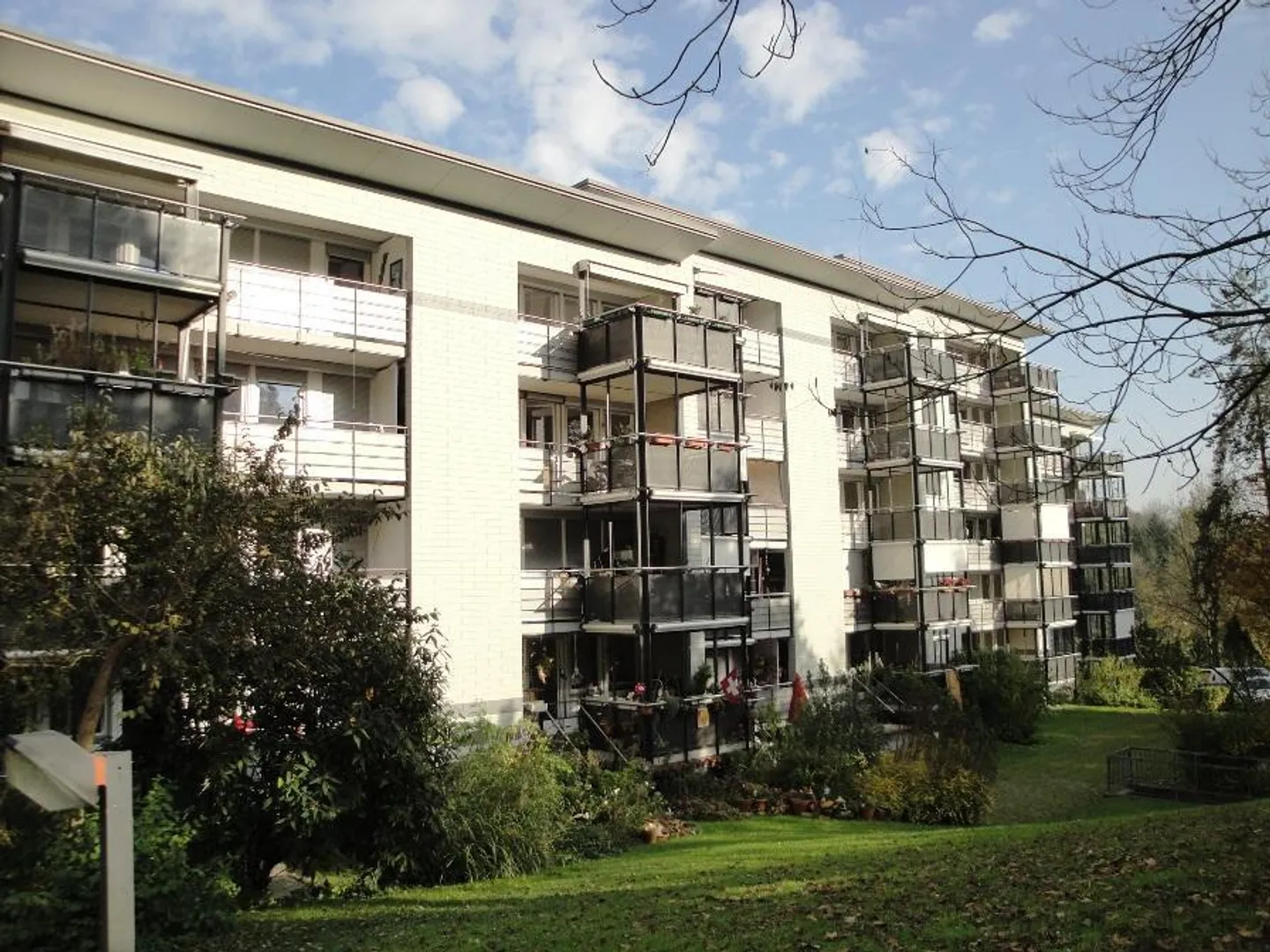 Well-located apartment in Zurich - Photo 1 of 7