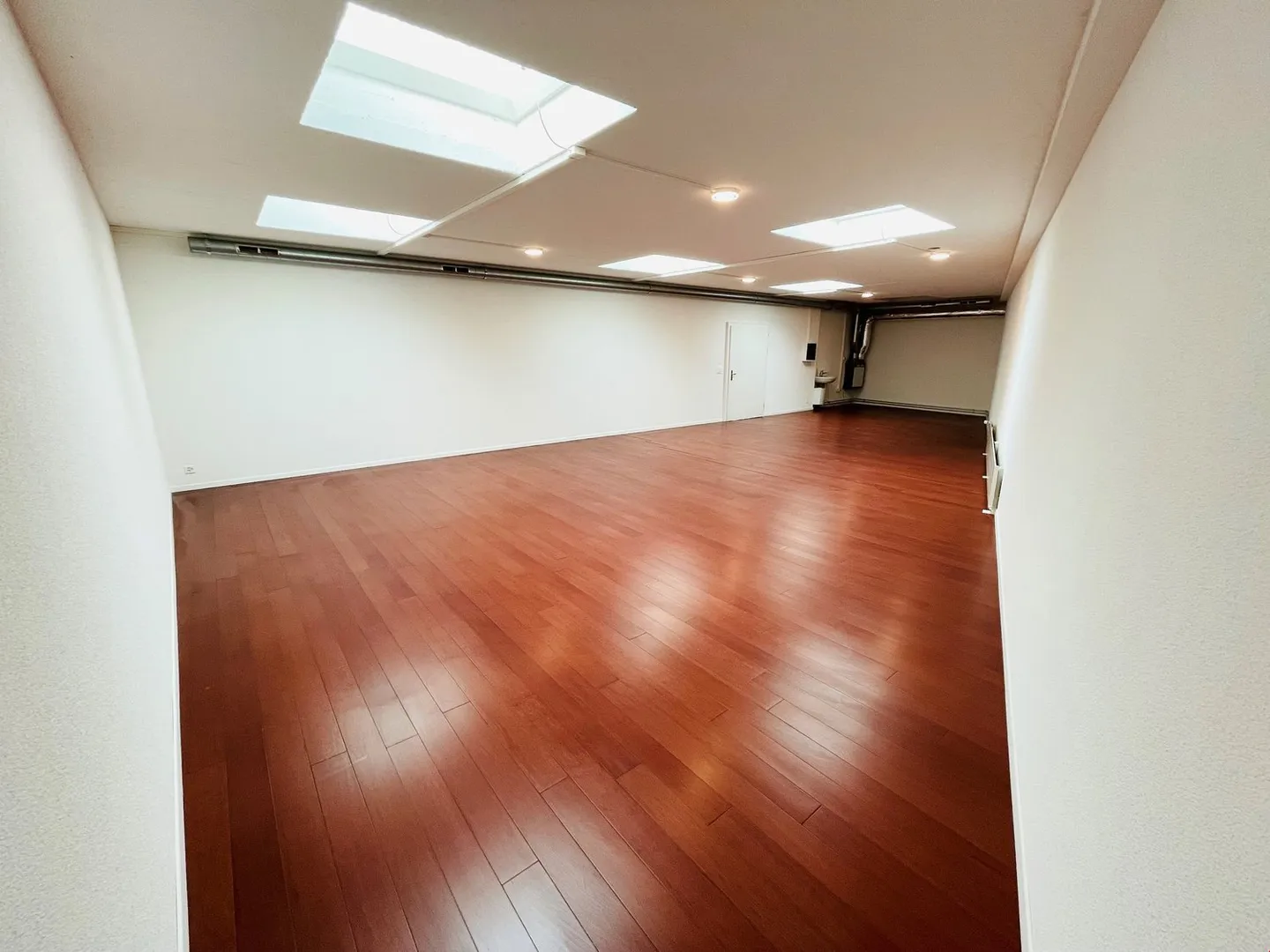 Espace commercial/hobby/de stockage au centre-ville à 5 min de la gare - Photo 2 sur 4