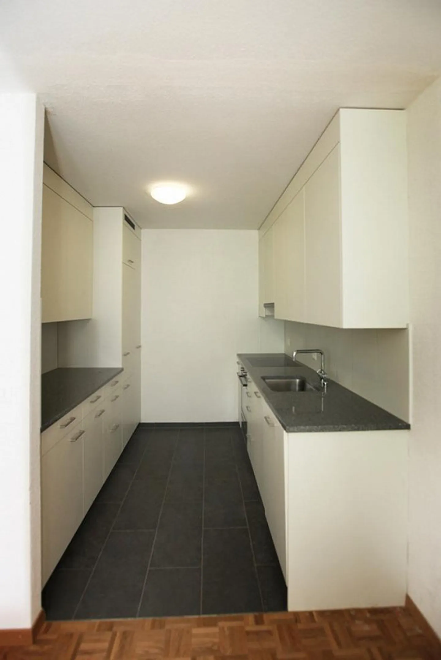 Well-located apartment in Zurich - Photo 5 of 7