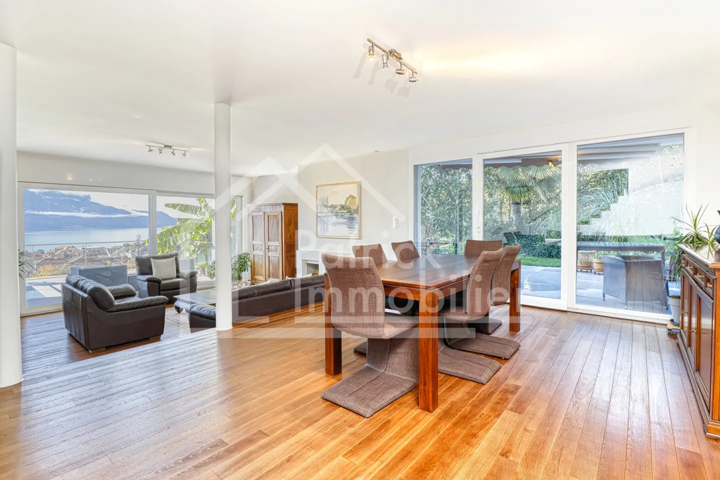 Riviera: twin villa, spacious, terraces, garden, breathtaking lake view - Photo 3 of 13