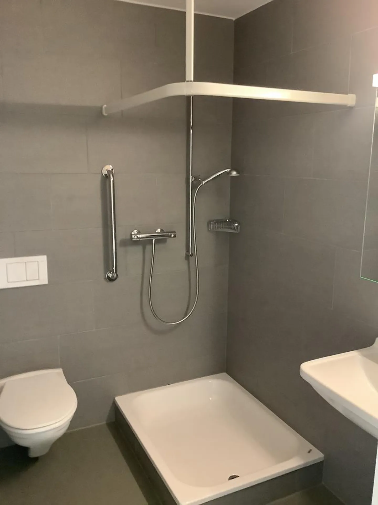 3.5 Room Apartment - Photo 4 of 9