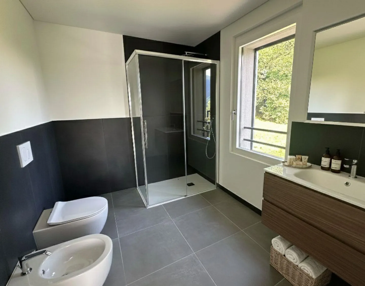 3.5-Zimmer-Wohnung mit Terrasse, Seesicht und Waldblick - Foto 3 von 6