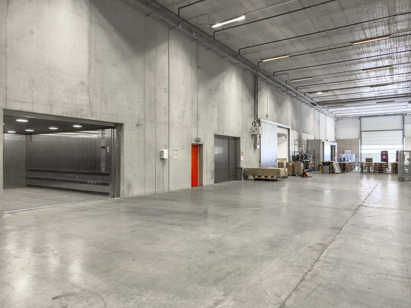 Logistics Warehouse - Rack Fitted - Loading Dock Access - Photo 3 of 12