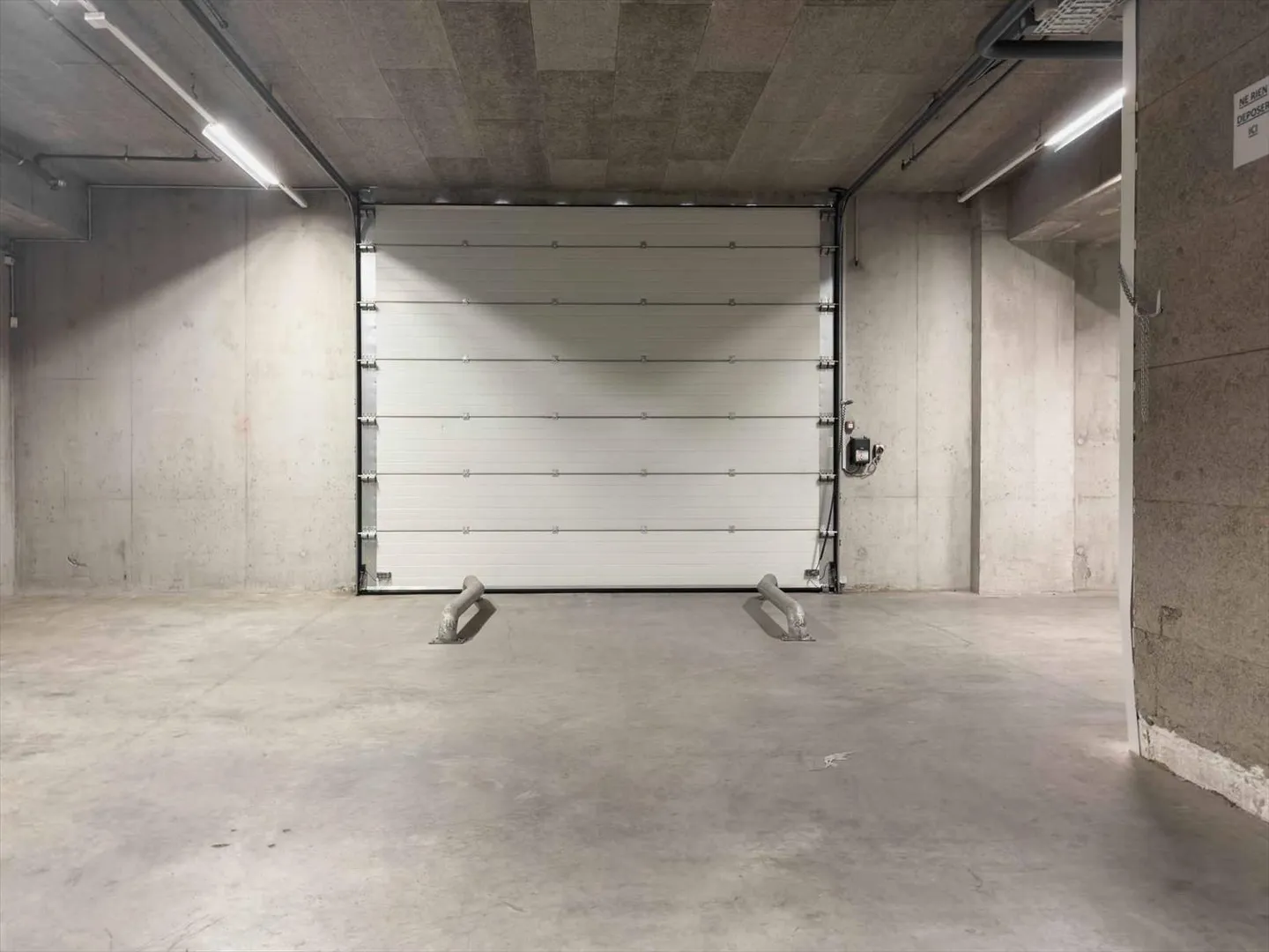 Logistics Warehouse - Rack Fitted - Loading Dock Access - Photo 8 of 12
