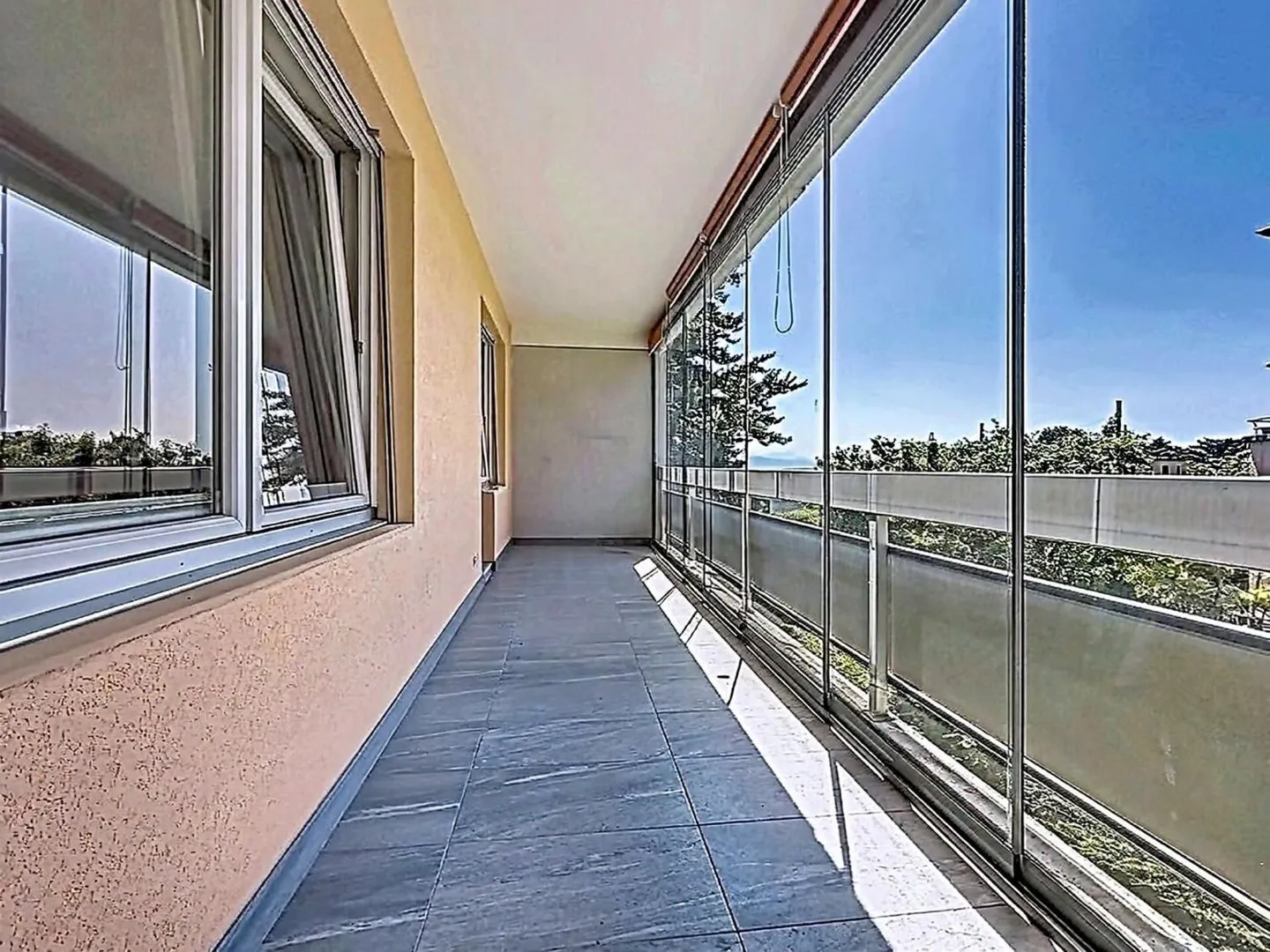 Lutry - 3.5-room apartment just steps from the lake - Photo 1 of 6