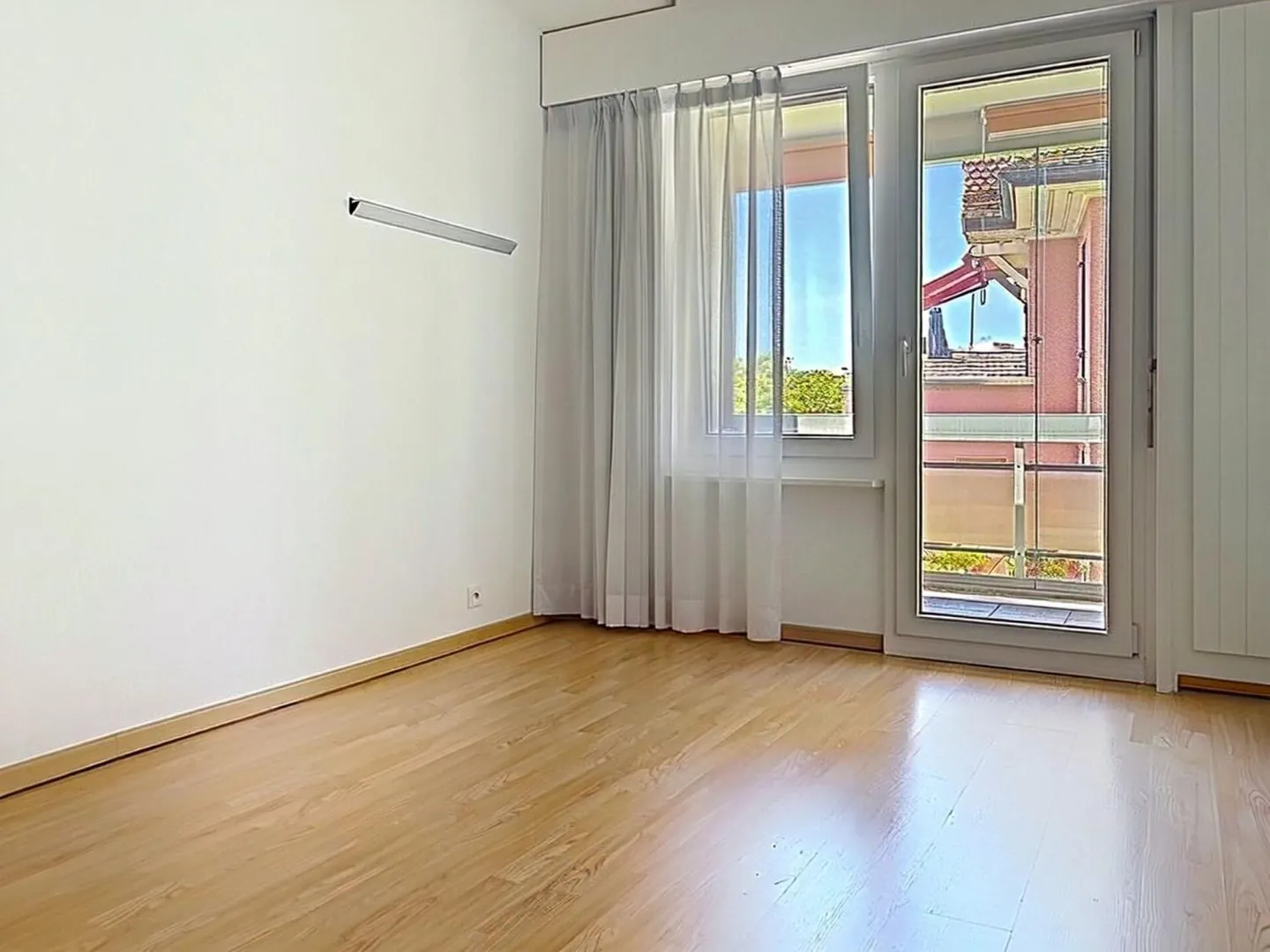 Lutry - 3.5-room apartment just steps from the lake - Photo 4 of 6