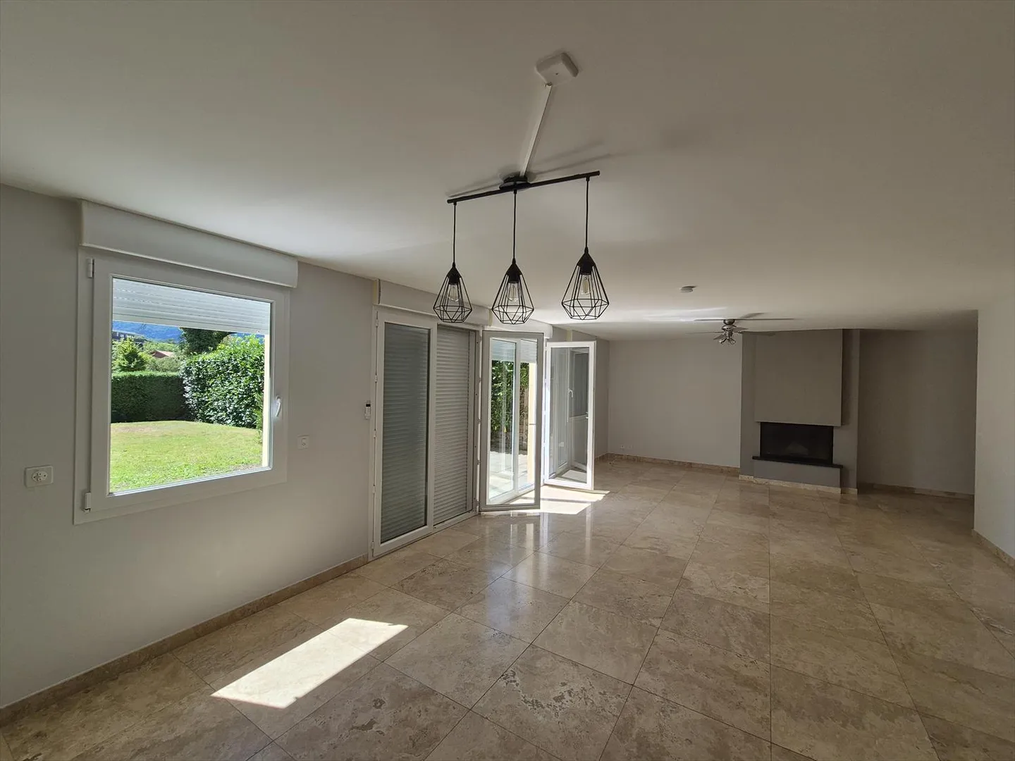 Casa a schiera 7.5 stanze - Foto 3 di 13