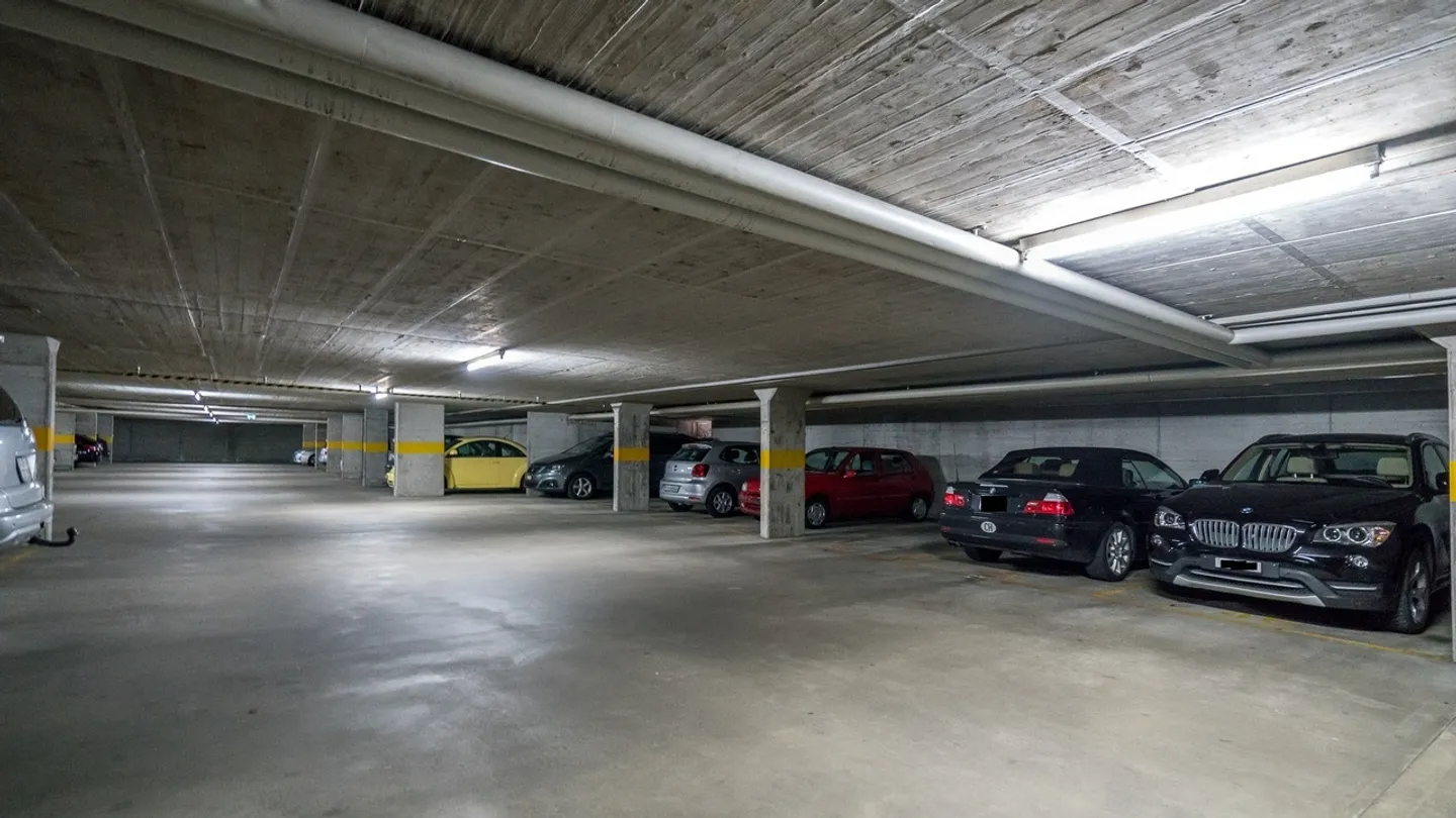 Parking spaces for rent - Photo 2 of 3
