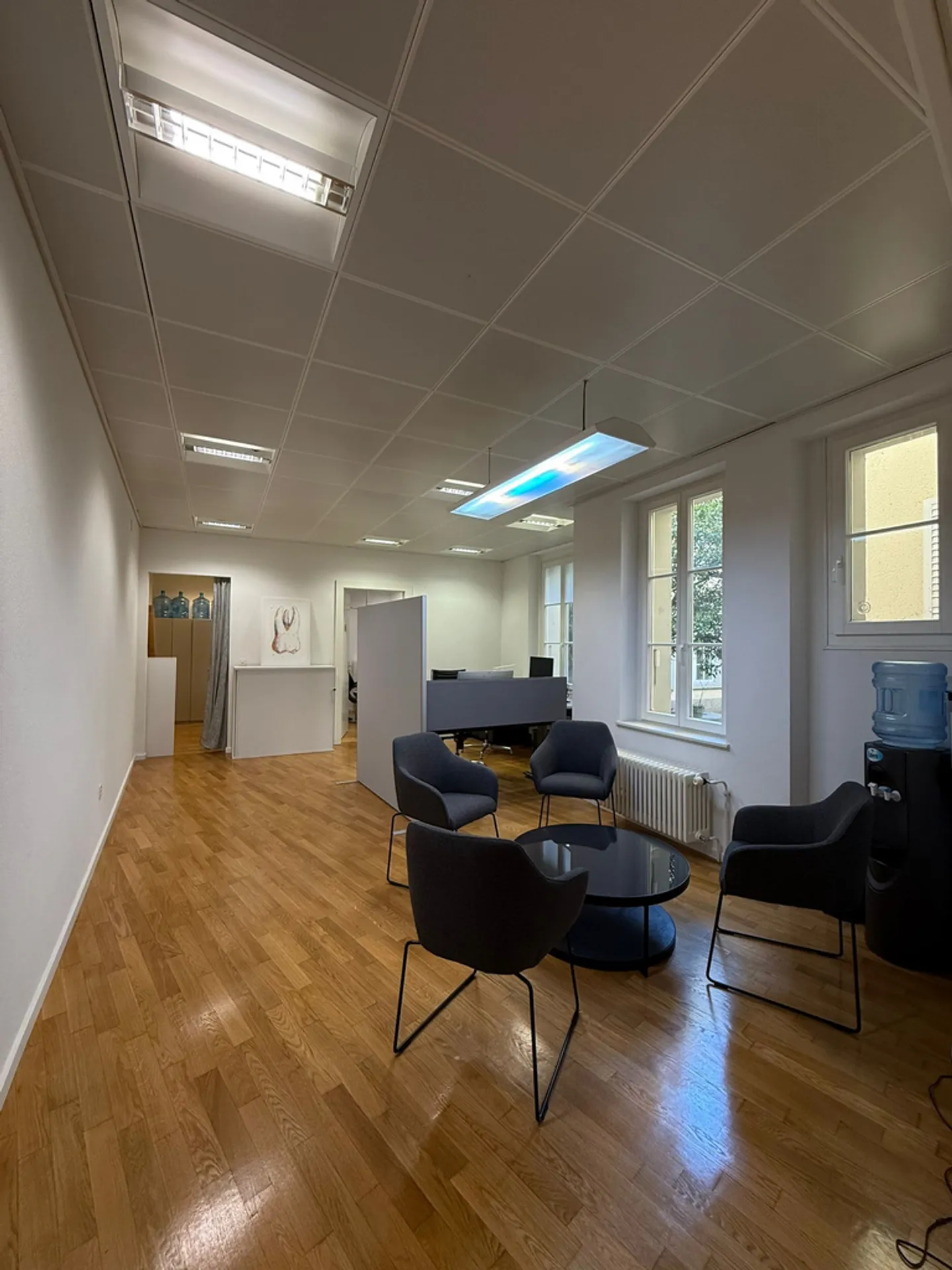 Sales area of 124m2 in the heart of Rue Beau Sejour - Photo 1 of 4