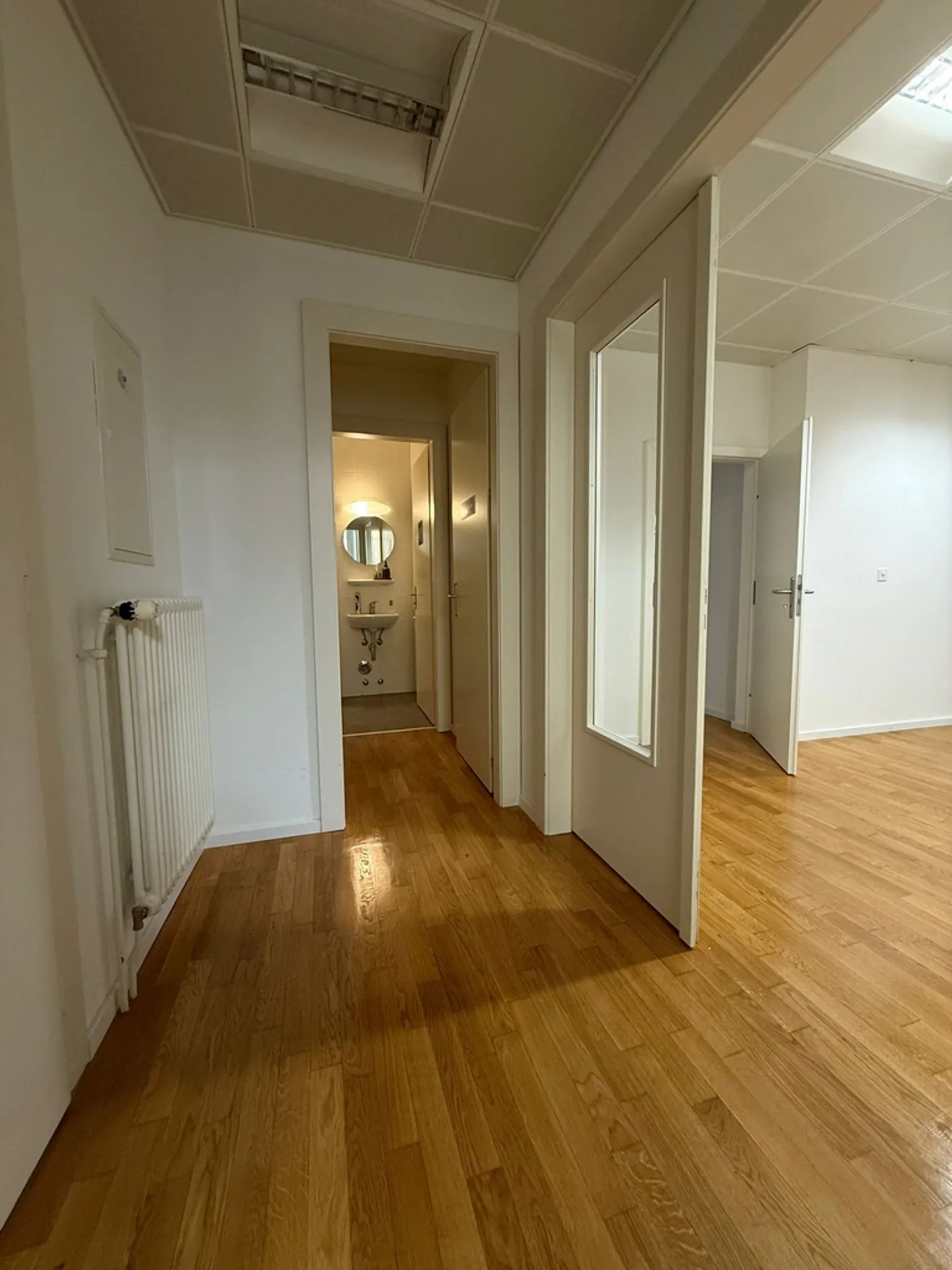 Sales area of 124m2 in the heart of Rue Beau Sejour - Photo 3 of 4