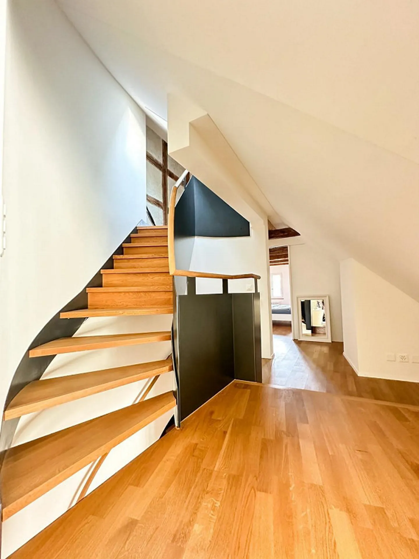 Moderne Maisonette in Luzern - Foto 3 von 12
