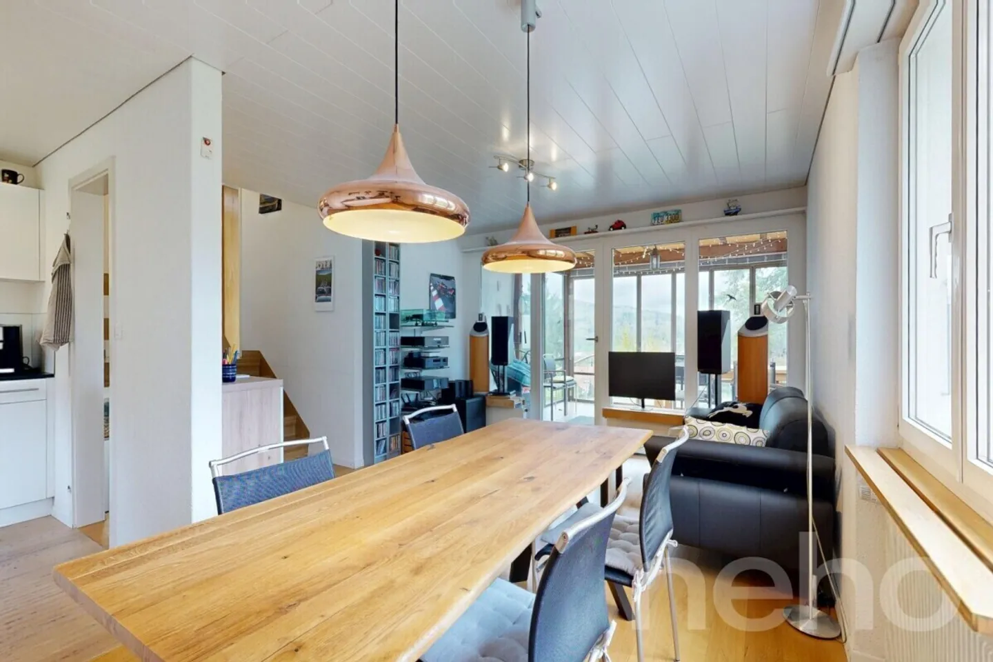 Incantevole casa di 4,5 stanze con vista e grande appezzamento - Foto 2 di 12