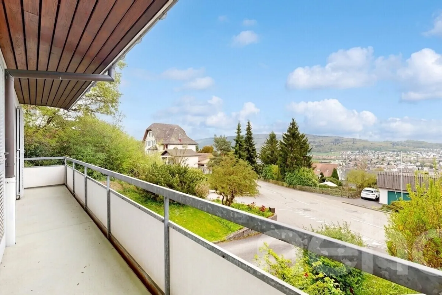 Incantevole casa di 4,5 stanze con vista e grande appezzamento - Foto 11 di 12