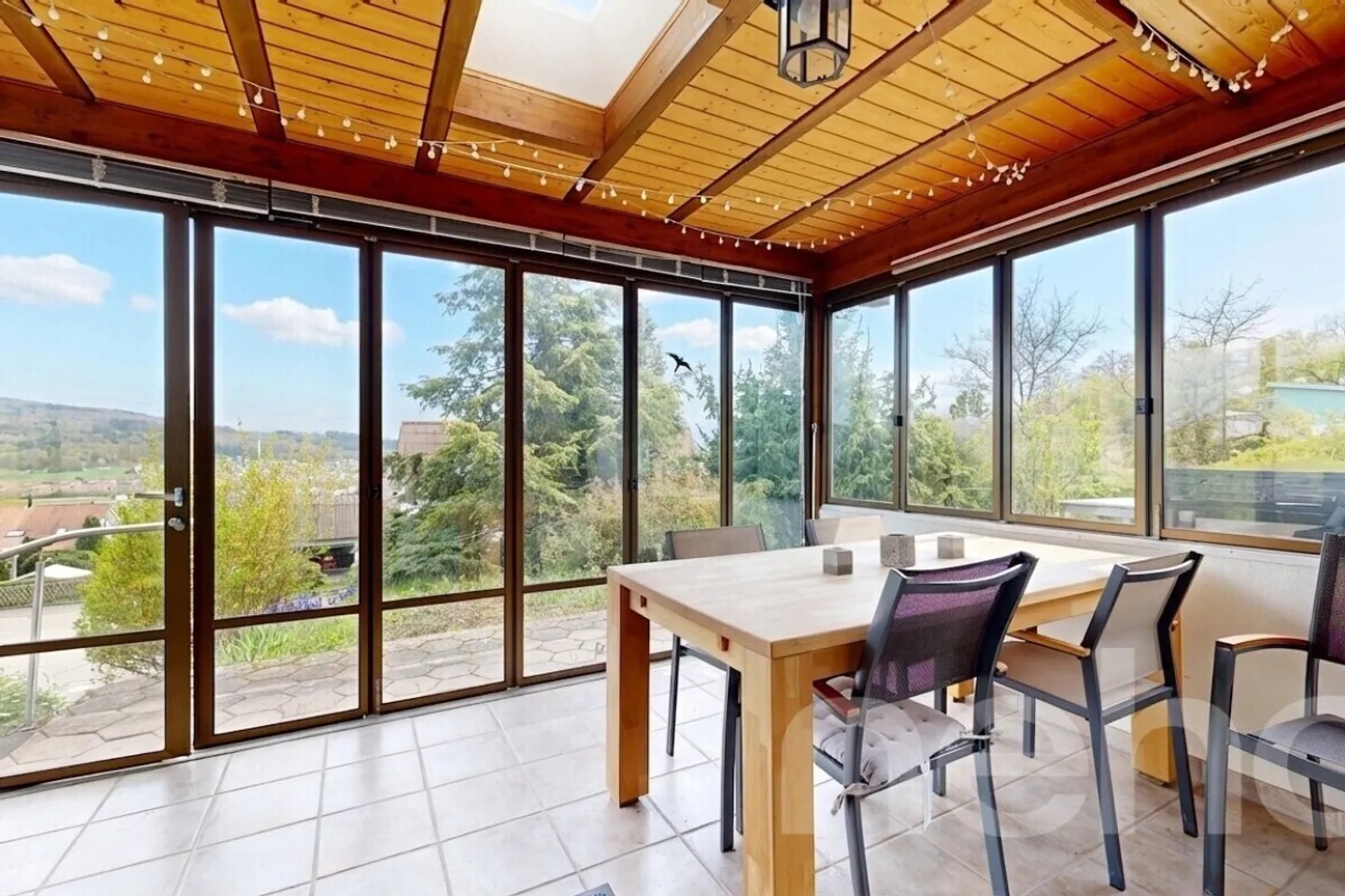 Incantevole casa di 4,5 stanze con vista e grande appezzamento - Foto 9 di 12