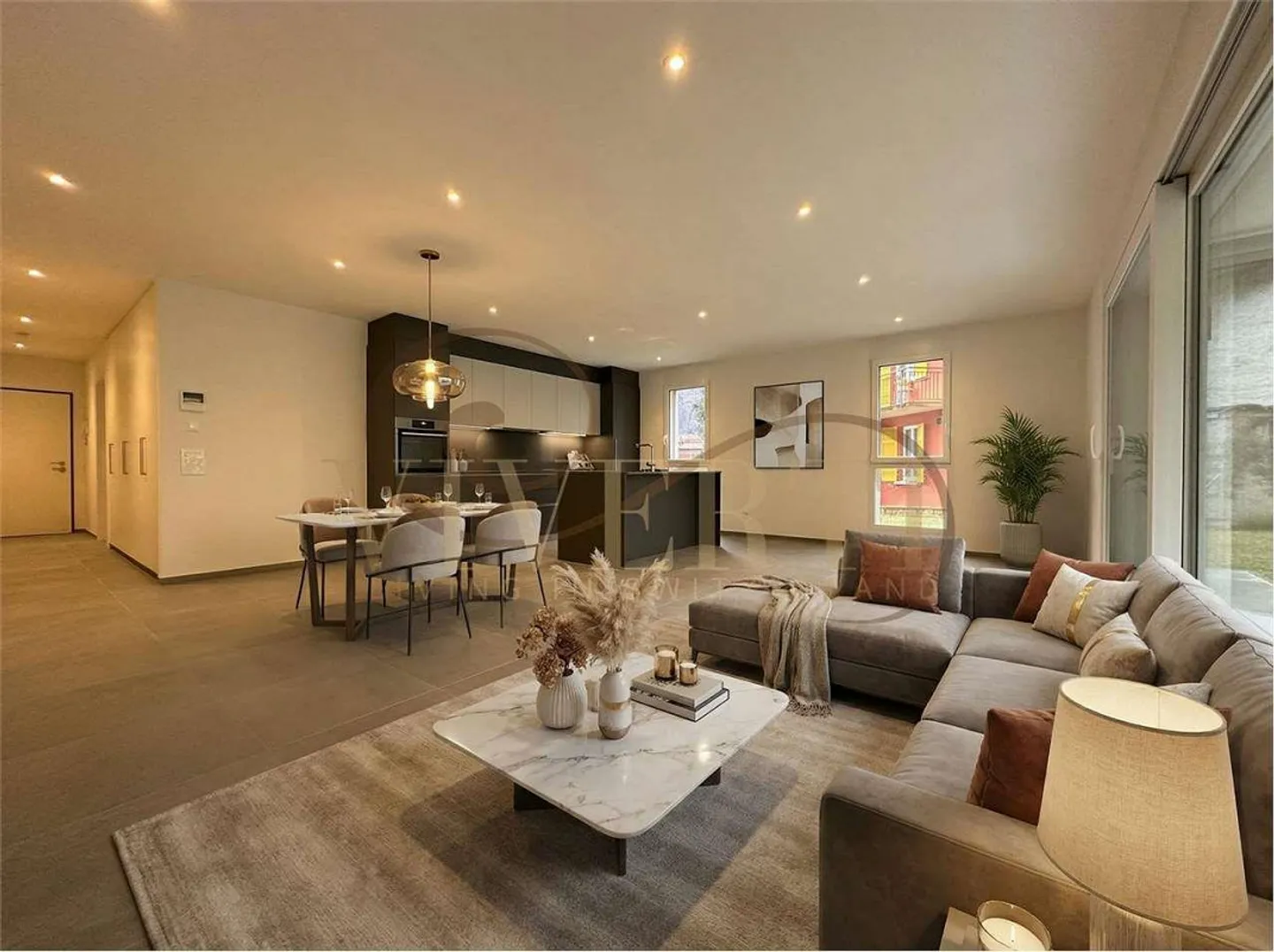 APPARTAMENTO 3.5 STANZE QUASI NUOVO CON GIARDINO PRIVATO A LUMINO - Foto 4 di 12