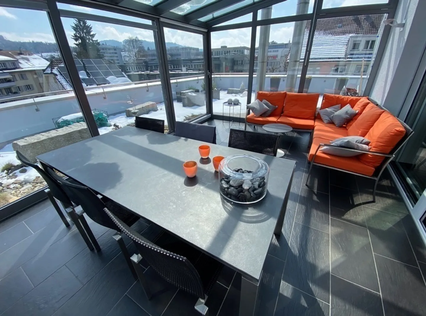 APPARTAMENTO ATTICO 3½ LOCALI A LIEBEFELD (BE), ARREDATO, TEMPORANEO - Foto 3 di 9