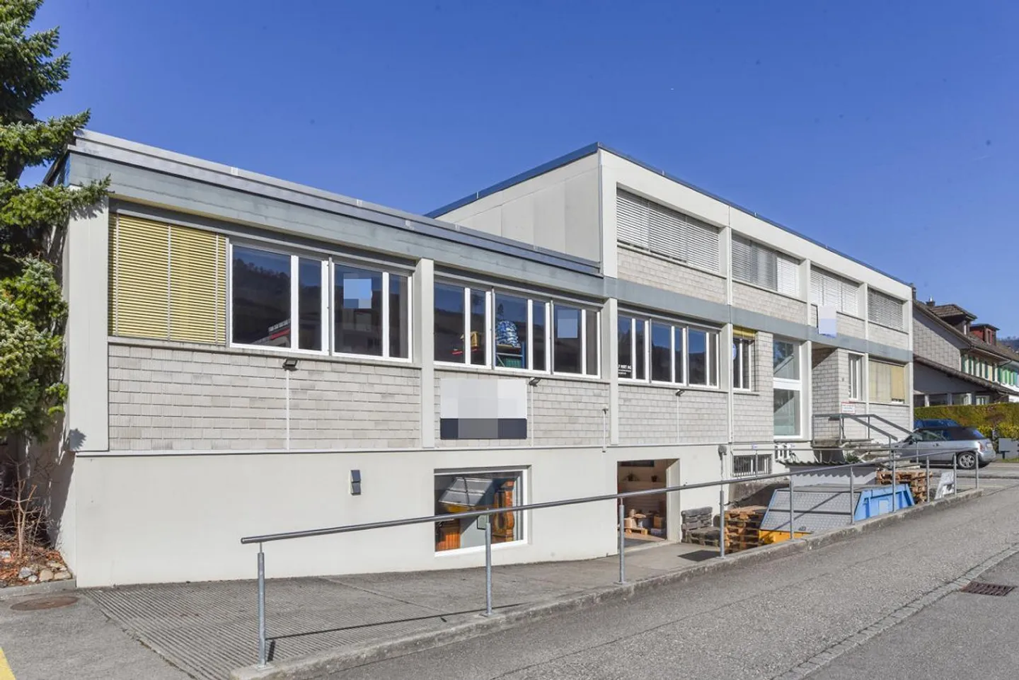 Gewerbeliegenschaft mit guter Rendite und langjährigen Mietern - Foto 3 di 13