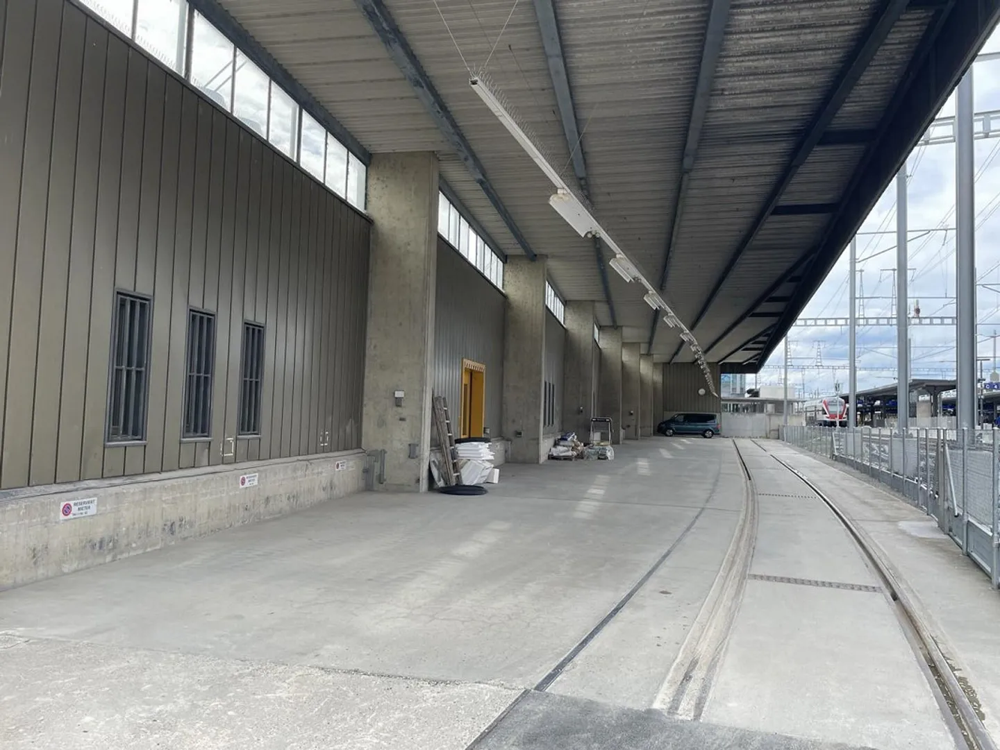 Motorhome parking spaces directly at Wil SG train station - Photo 4 of 6