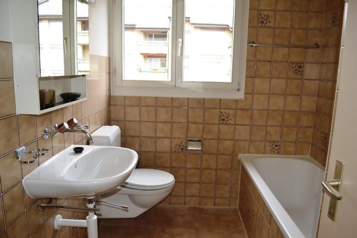 AFFITTARE SENZA CAUZIONE - Appartamento familiare tranquillo e conveniente - Foto 4 di 11