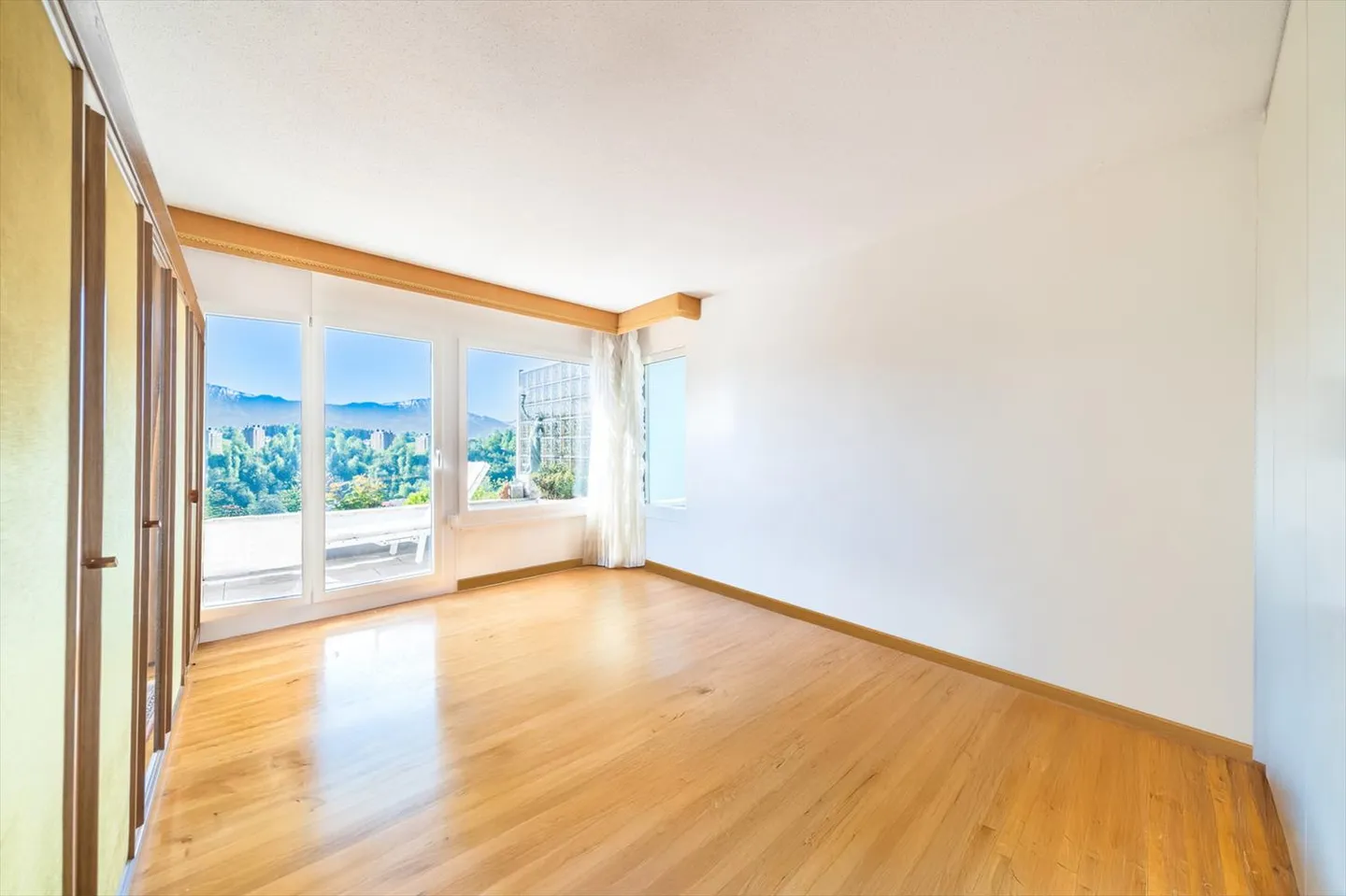 Luxuriöse Attika mit Seeblick - Foto 2 von 6