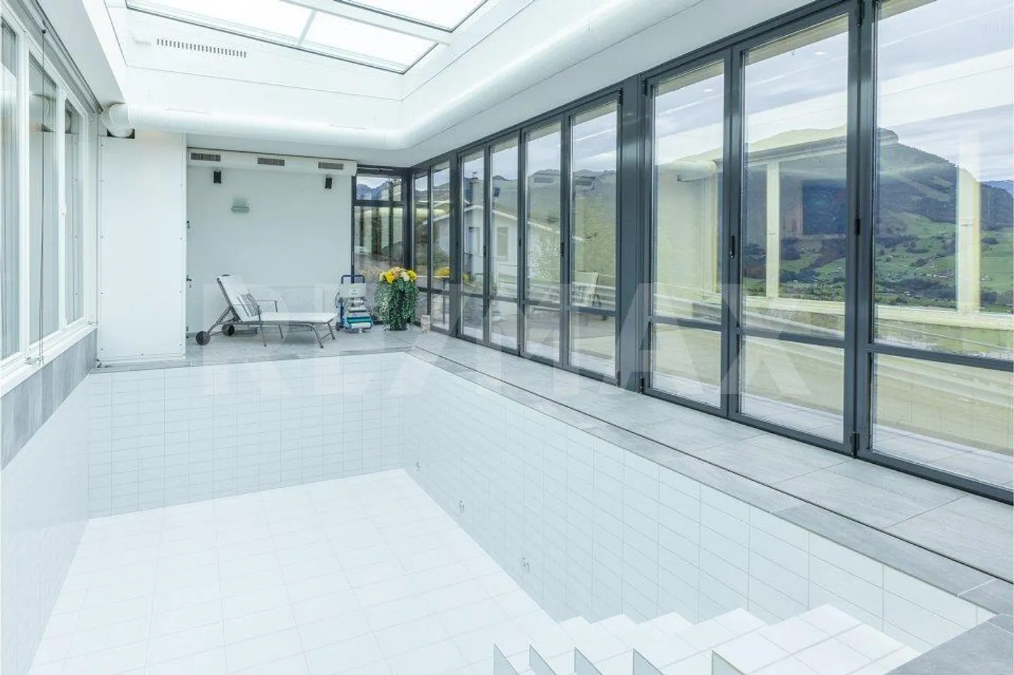 Nid d'Aigle, Villa de 7 pièces avec vue panoramique, jardin d'hiver et piscine intérieure... - Photo 13 sur 13