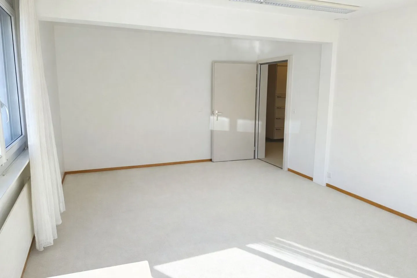 Modern Office Space in Zurich - Photo 4 of 5