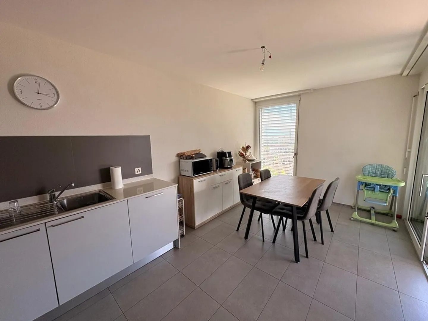 Appartement Charmant avec Balcon - Photo 3 sur 7