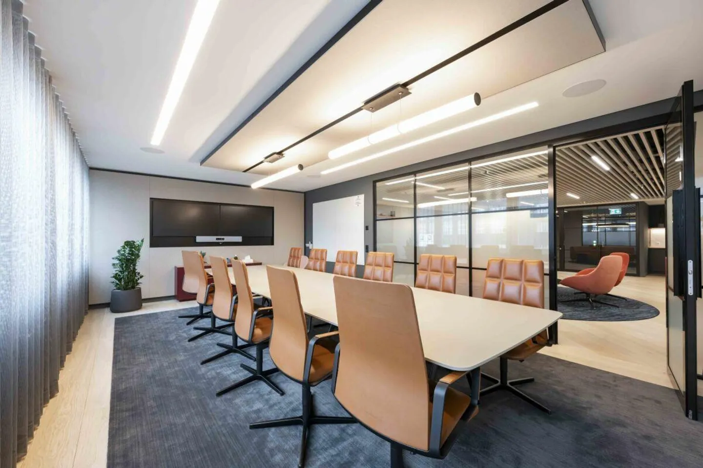 Exclusive large office space with state-of-the-art technology and first-class... - Photo 4 of 12