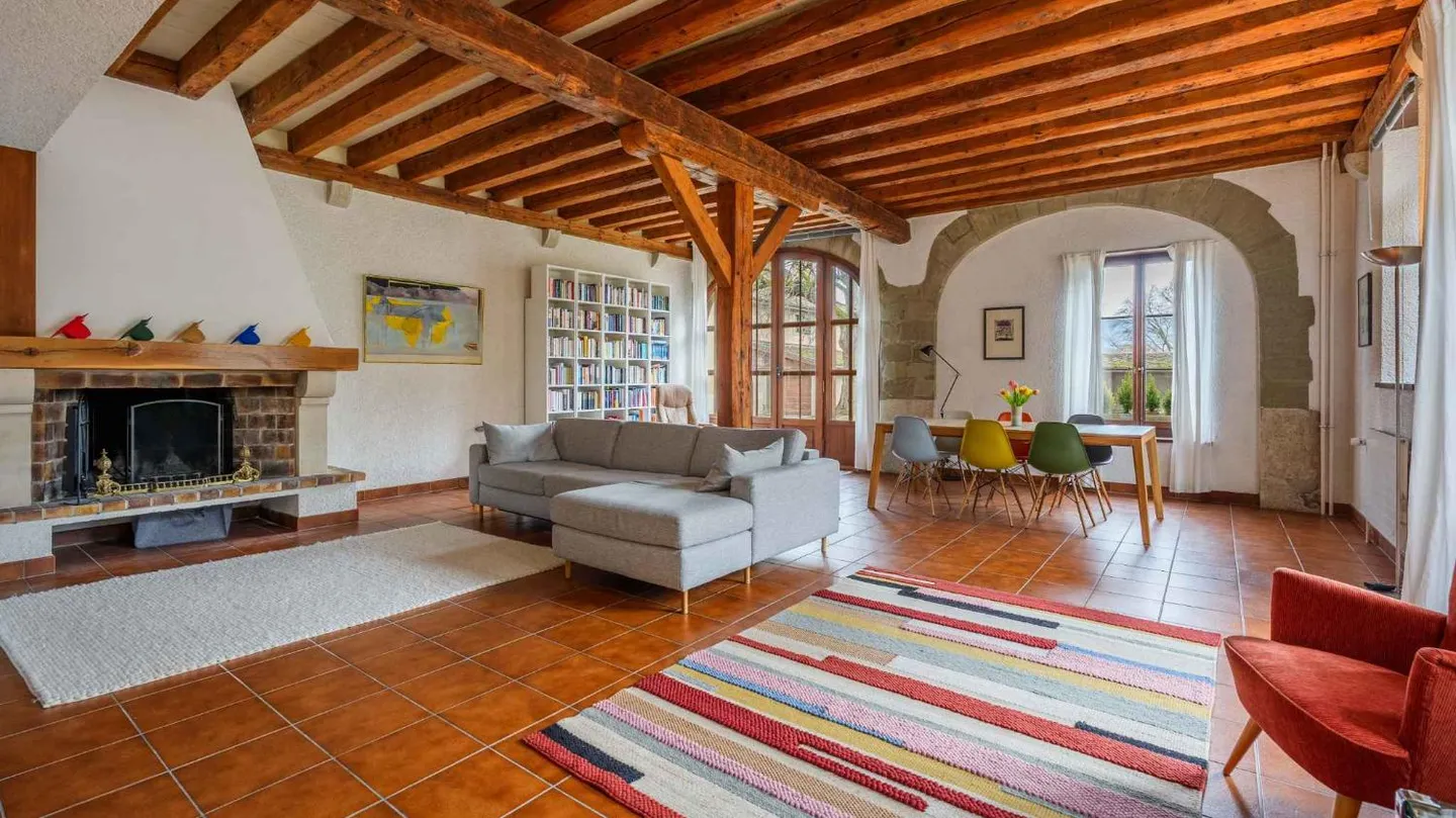 Maison à trois étages avec jardin sur la rive droite - Photo 4 sur 12