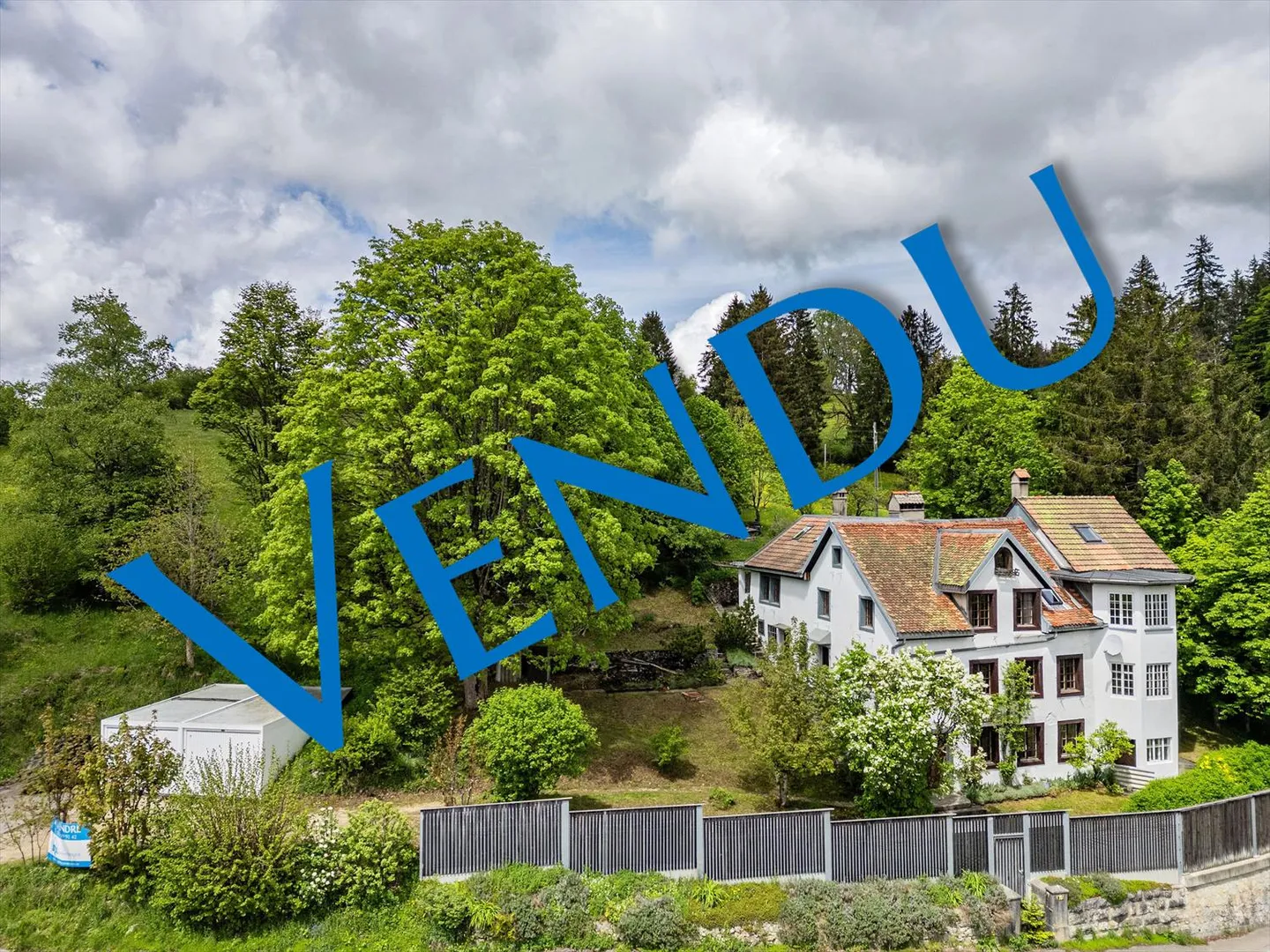 Renan, großes Haus (10 Zimmer) mit großem Sanierungspotenzial - Foto 2 von 27