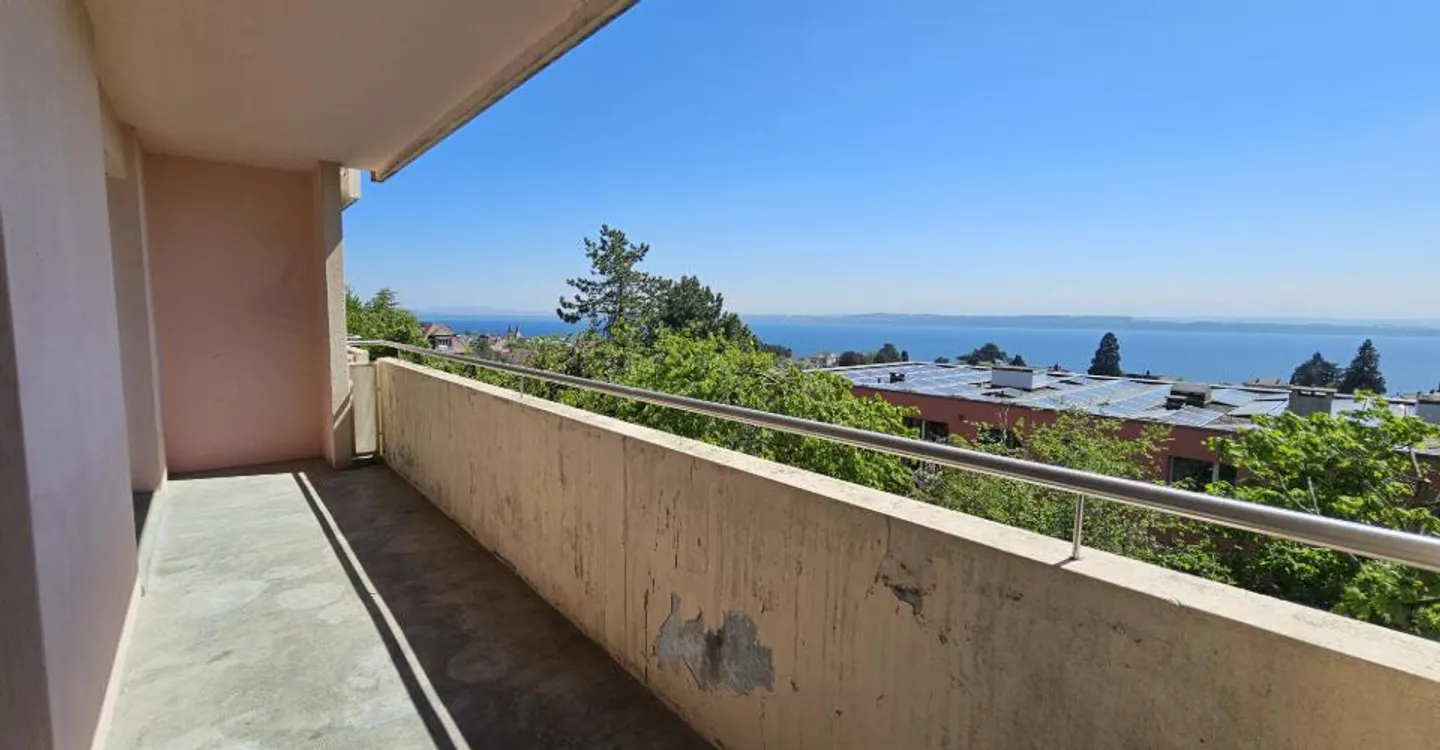 Studio moderne avec vue lac - Photo 5 sur 7
