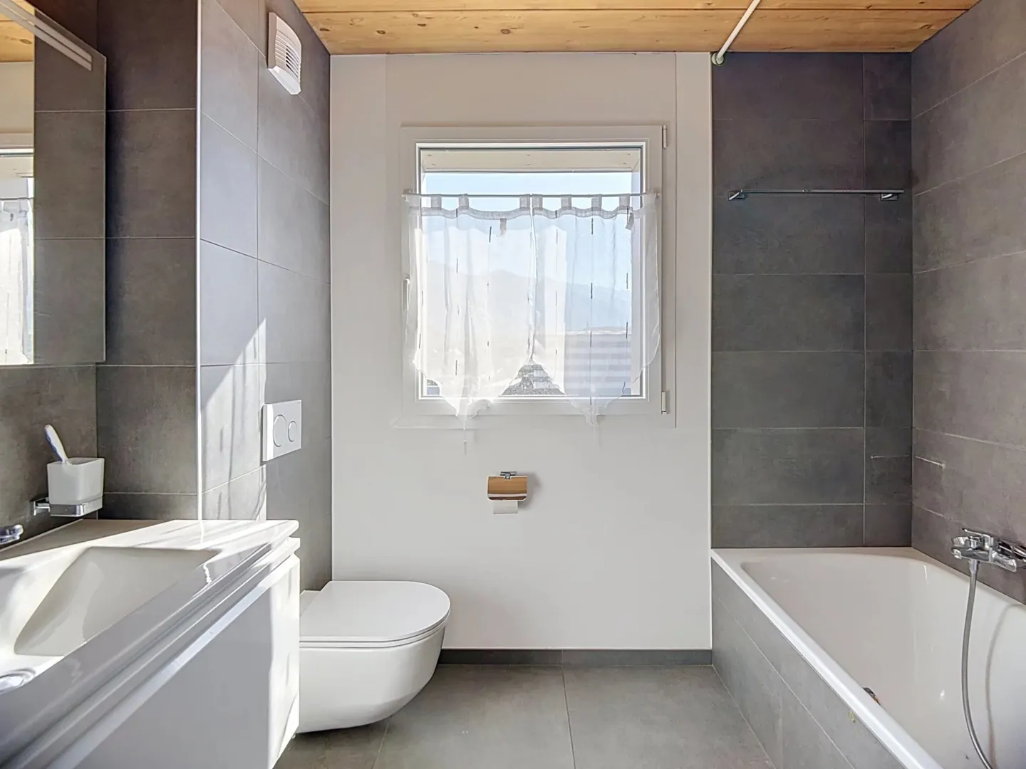 Sierre | Magnificent recent 4.5 room duplex penthouse - Photo 14 of 15