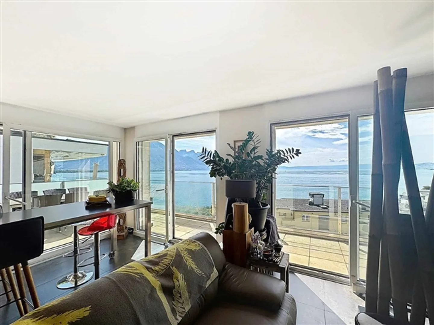 Attico 3.5 locali con bella vista sul lago - Foto 3 di 12