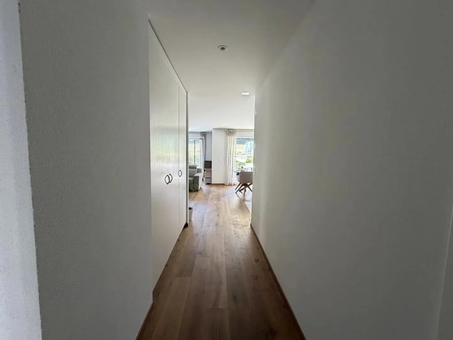 Appartement avec 3,5 pièces au rez-de-chaussée avec jardin privé - Photo 5 sur 7