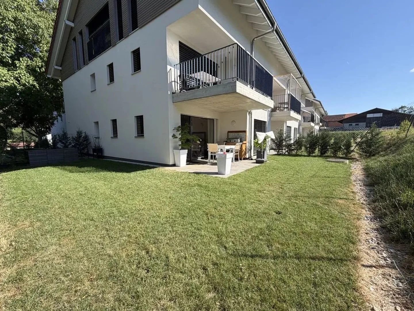 Appartement avec 3,5 pièces au rez-de-chaussée avec jardin privé - Photo 6 sur 7