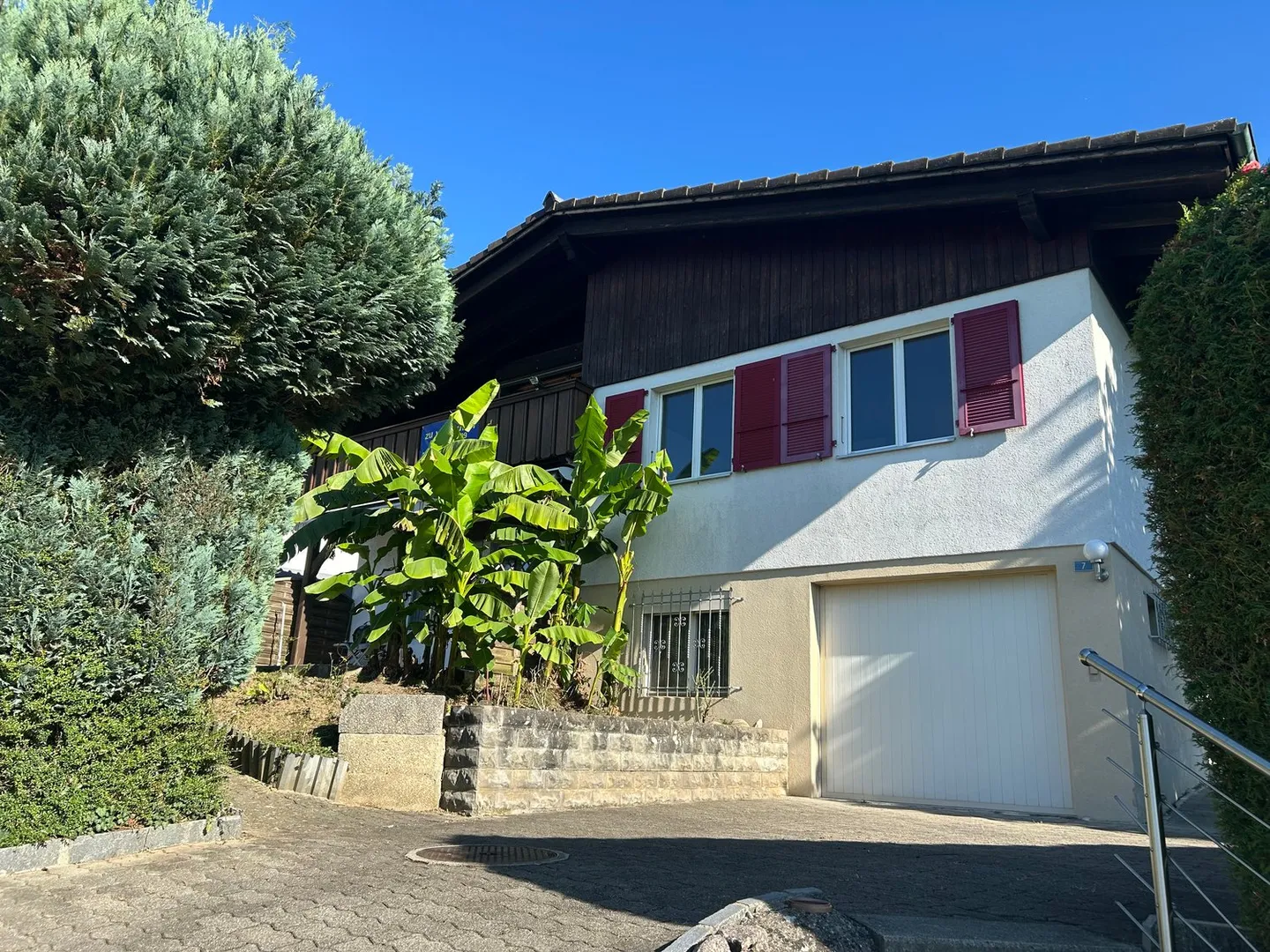 Casa unifamiliare di 6,5 vani in posizione molto tranquilla e soleggiata con vista panoramica - Foto 2 di 21