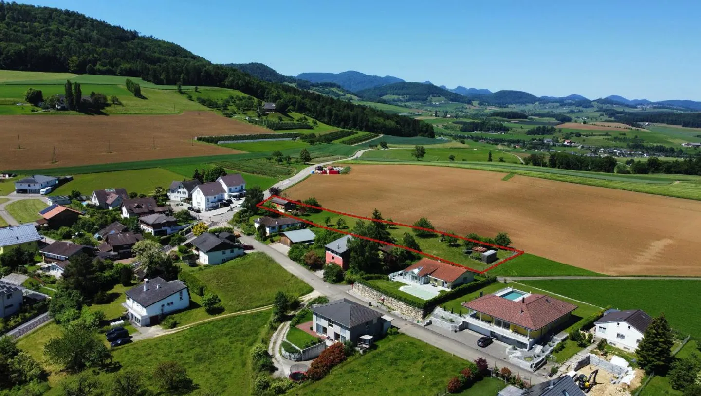 Un pezzo di terra. Molte possibilità. - Foto 1 di 4