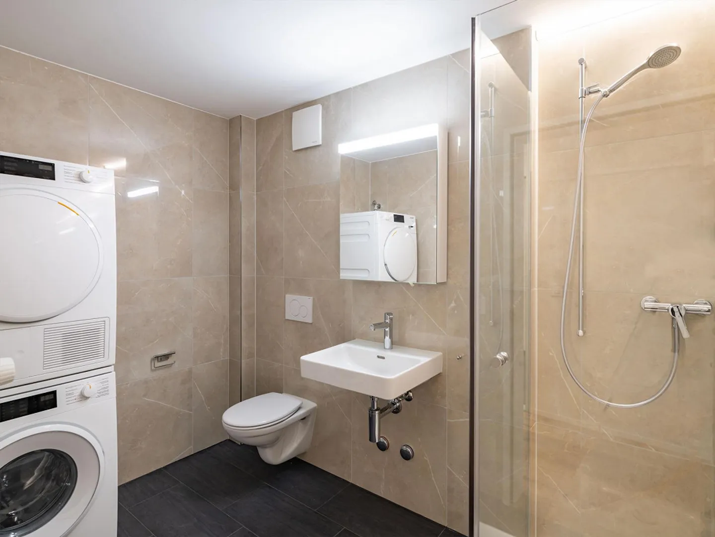 Appartamento moderno in posizione centrale - Foto 6 di 8