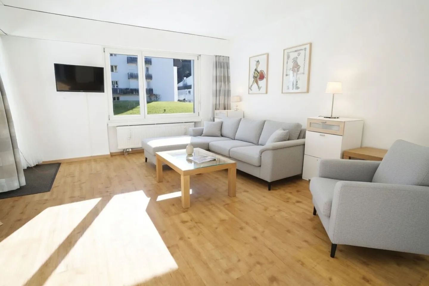 Charming Ski Resort Apartment - Photo 2 of 15