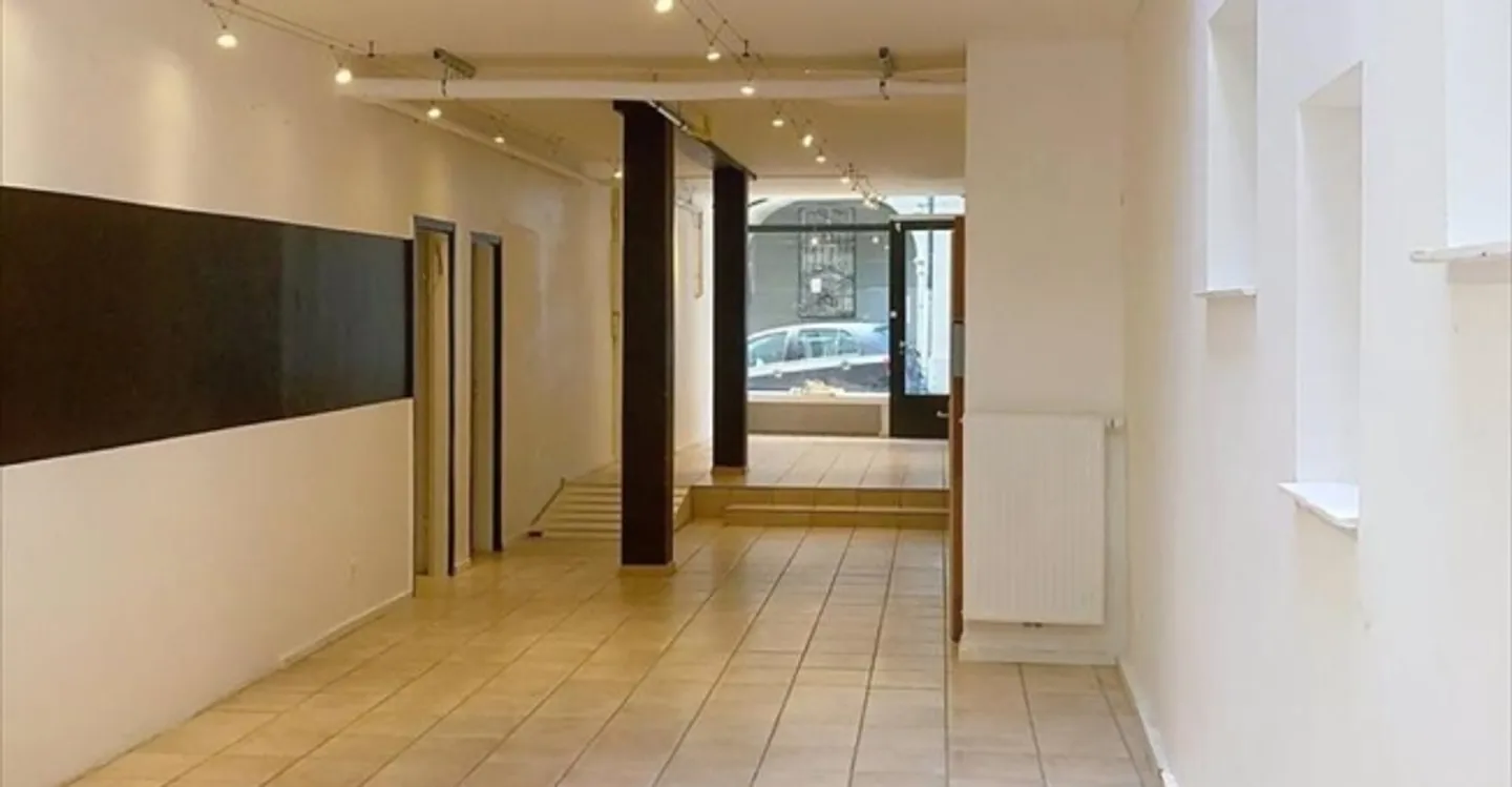 Immeuble mixte à louer - Photo 3 sur 5